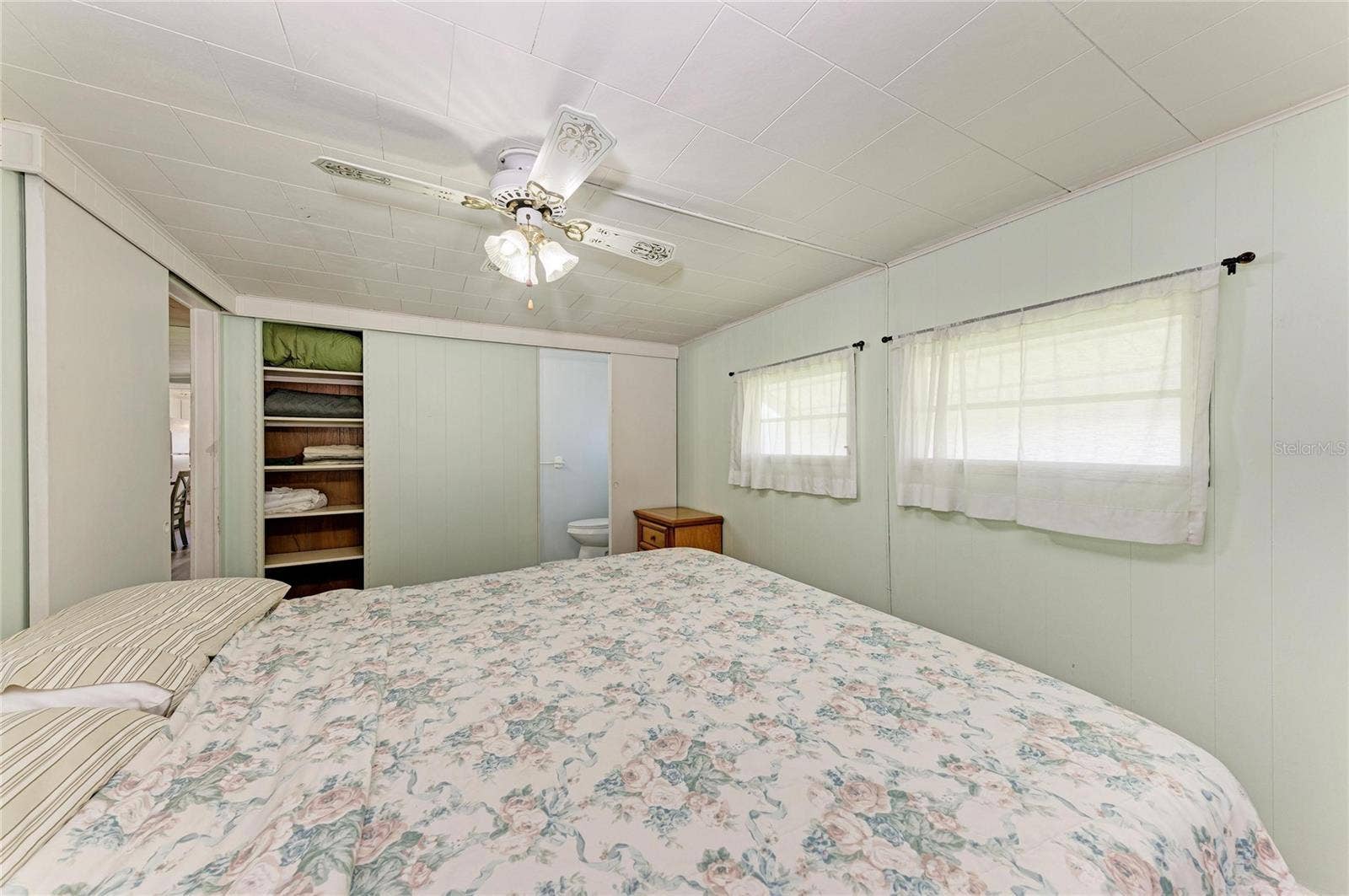 4924 OAKLAND HILLS AVENUE, Sarasota, FL 34234 4924 OAKLAND HILLS AVENUE, Sarasota, FL 34234