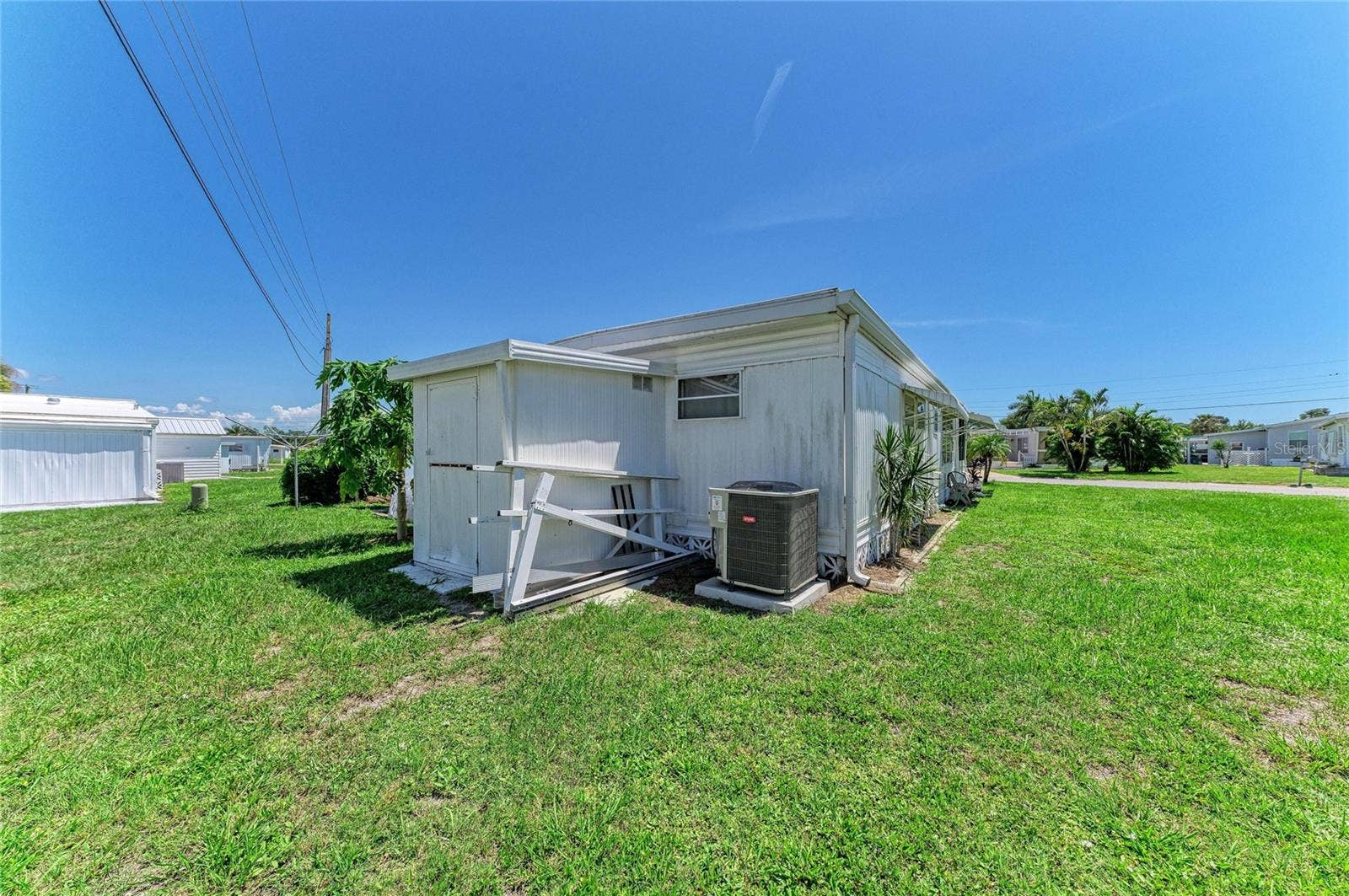 4924 OAKLAND HILLS AVENUE, Sarasota, FL 34234 Backyard and utility shed