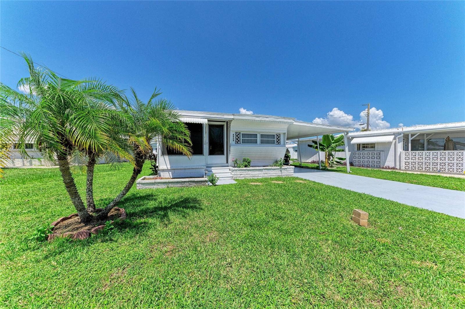 4924 OAKLAND HILLS AVENUE, Sarasota, FL 34234 4924 OAKLAND HILLS AVENUE, Sarasota, FL 34234