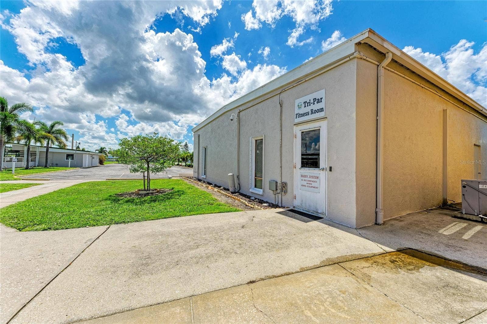 4924 OAKLAND HILLS AVENUE, Sarasota, FL 34234 Community fitness room