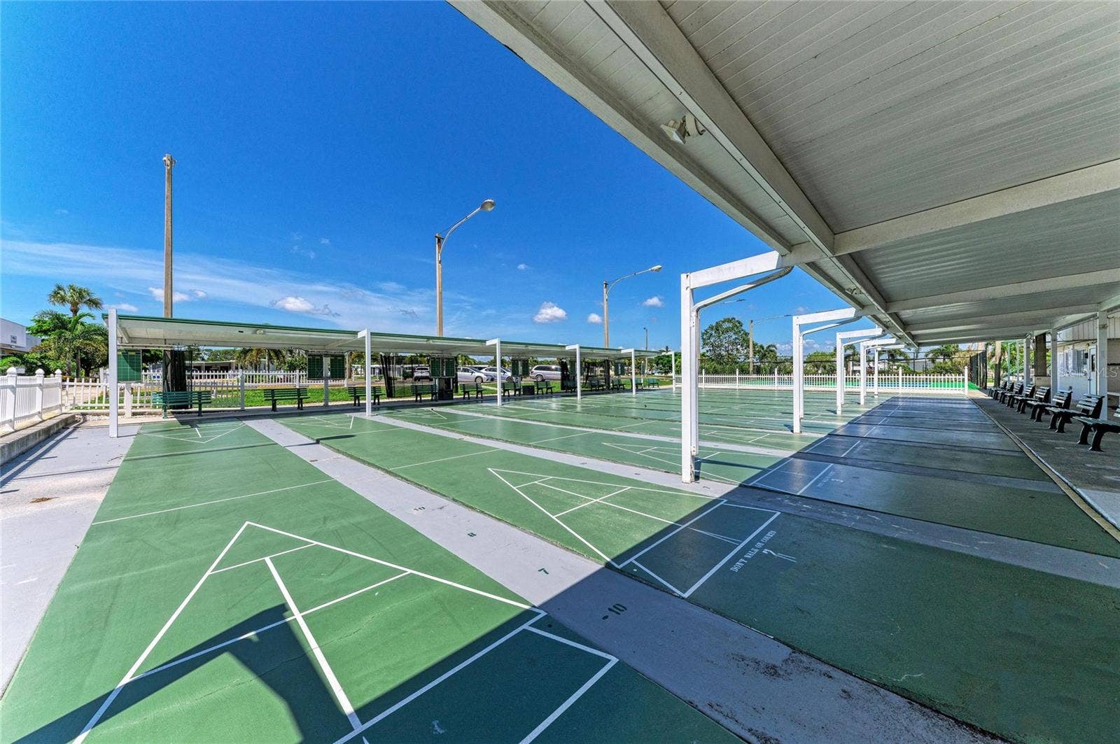 4924 OAKLAND HILLS AVENUE, Sarasota, FL 34234 4924 OAKLAND HILLS AVENUE, Sarasota, FL 34234