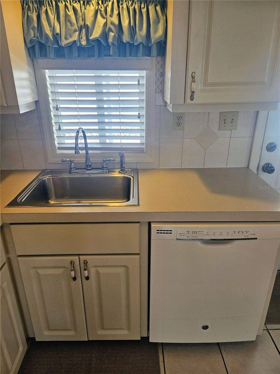 3218 SUMAC TERRACE, Sarasota, FL 34237