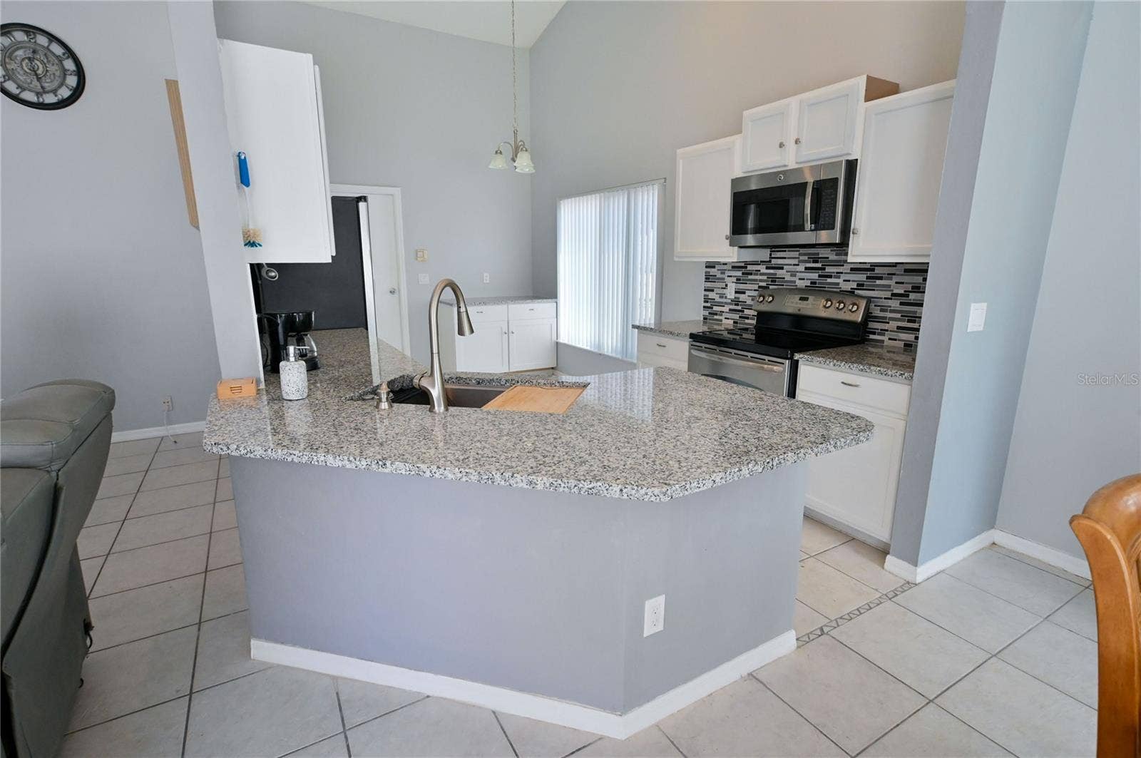 4680 56TH DRIVE E, Bradenton, FL 34203 Open to living area. Garage access from kitchen
