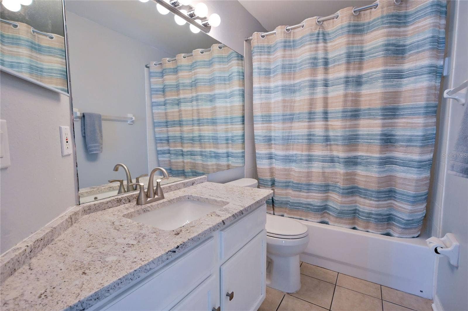 4680 56TH DRIVE E, Bradenton, FL 34203 Guest bath with tub