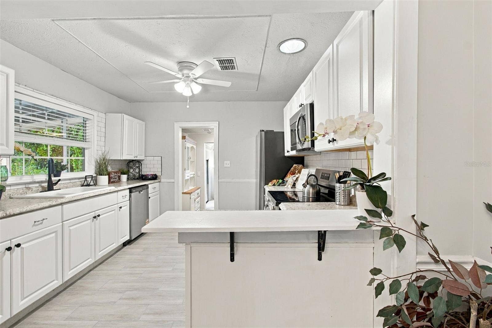 2115 55TH AVENUE E, Bradenton, FL 34203 2115 55TH AVENUE E, Bradenton, FL 34203