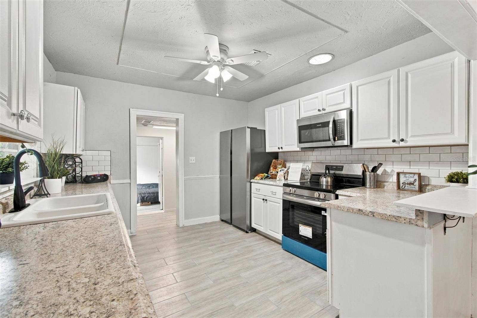 2115 55TH AVENUE E, Bradenton, FL 34203 2115 55TH AVENUE E, Bradenton, FL 34203