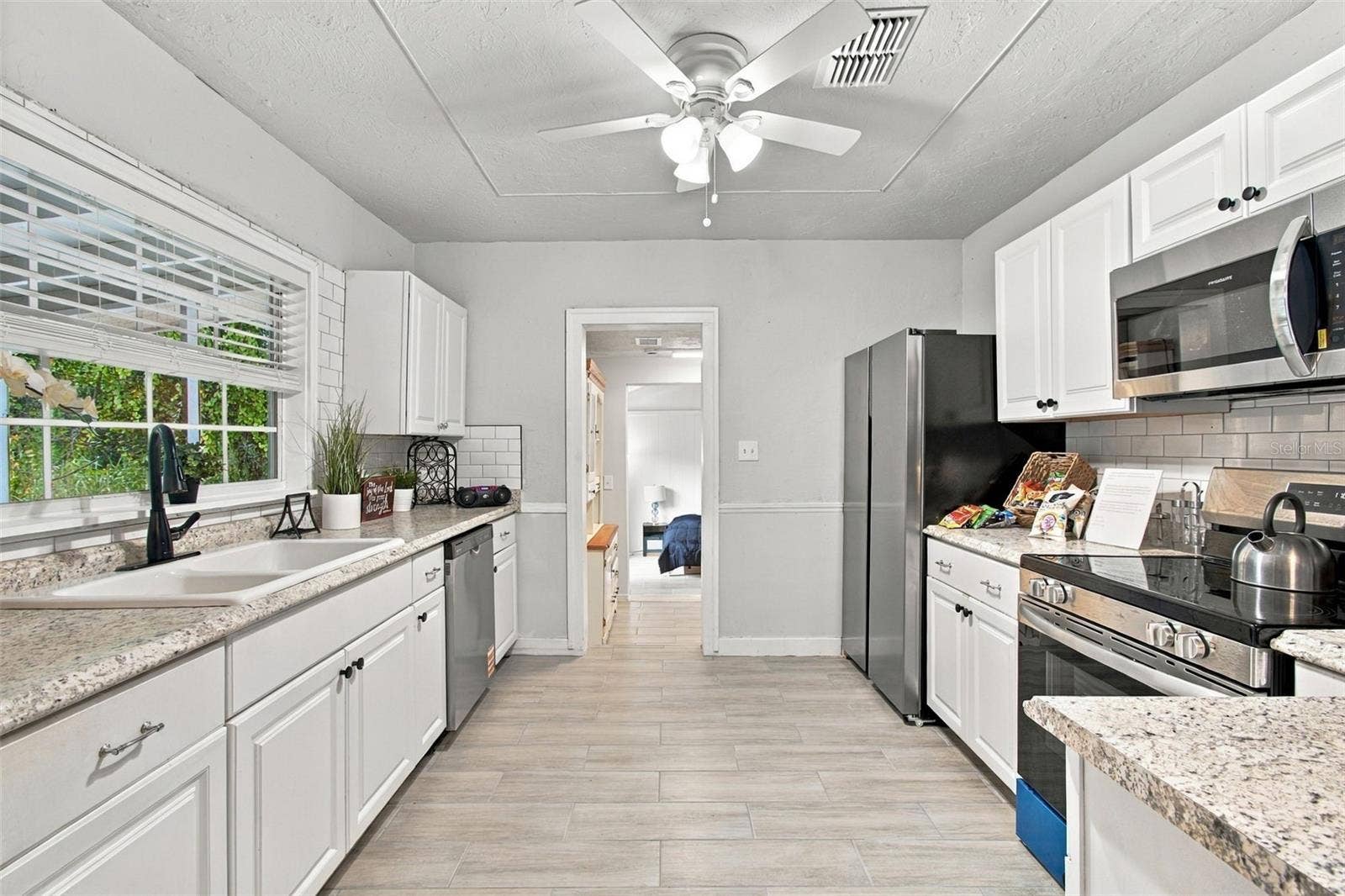 2115 55TH AVENUE E, Bradenton, FL 34203 2115 55TH AVENUE E, Bradenton, FL 34203