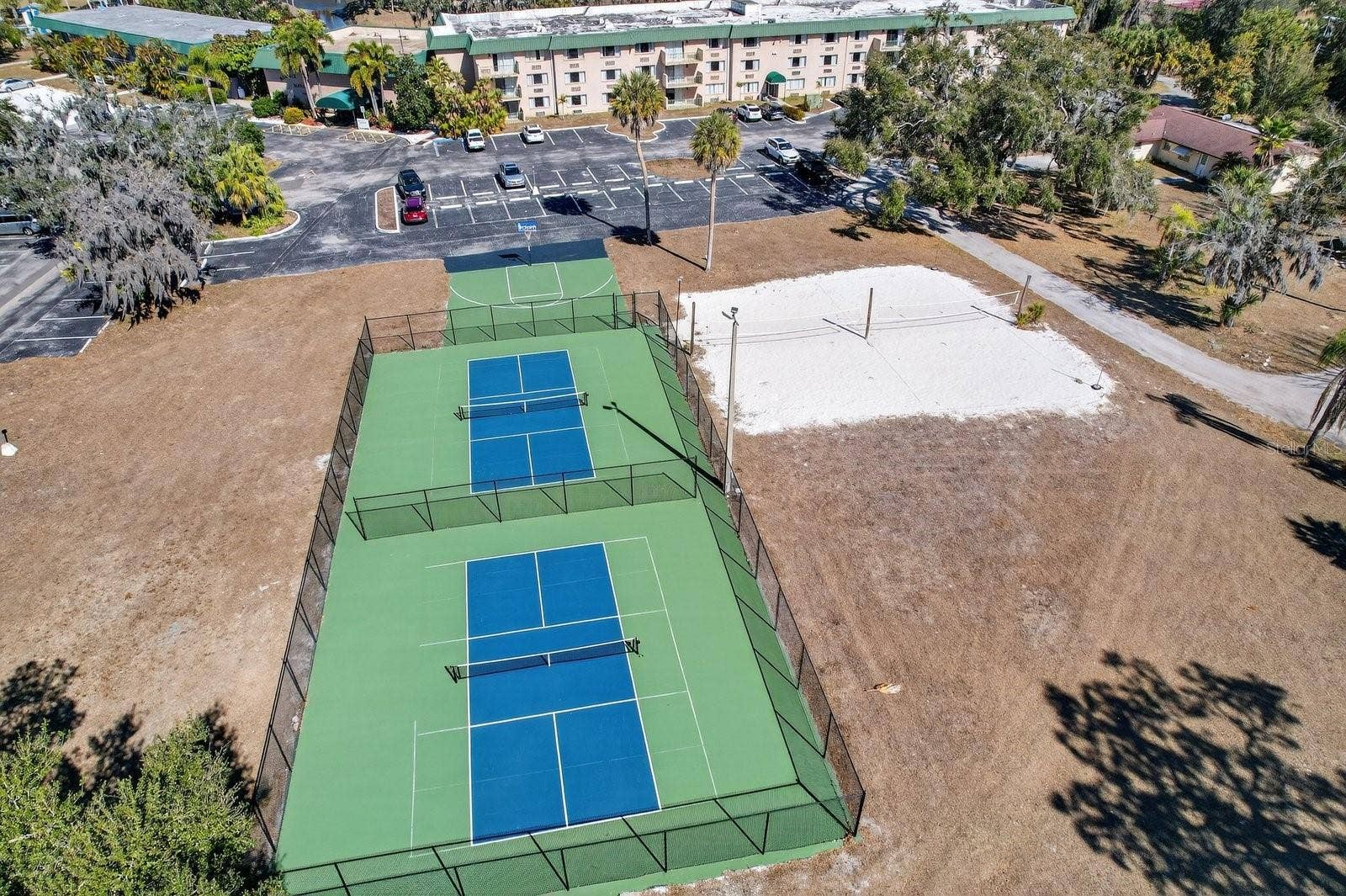 1010 W FAITH CIRCLE, #20, Bradenton, FL 34212 Sports courts
