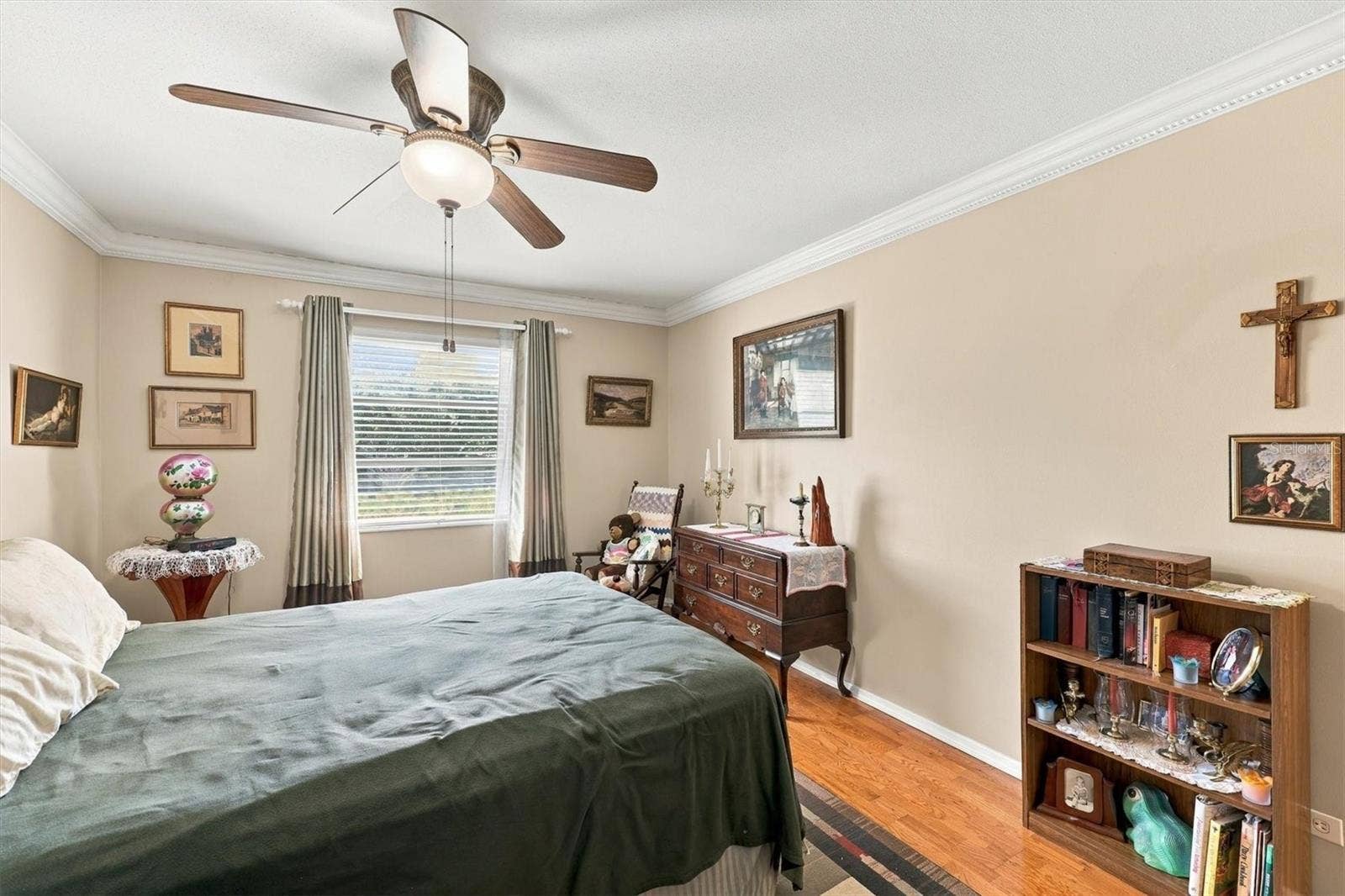 3950 ROXANE BOULEVARD, #3B, Sarasota, FL 34235 large bedroom with ceiling fan