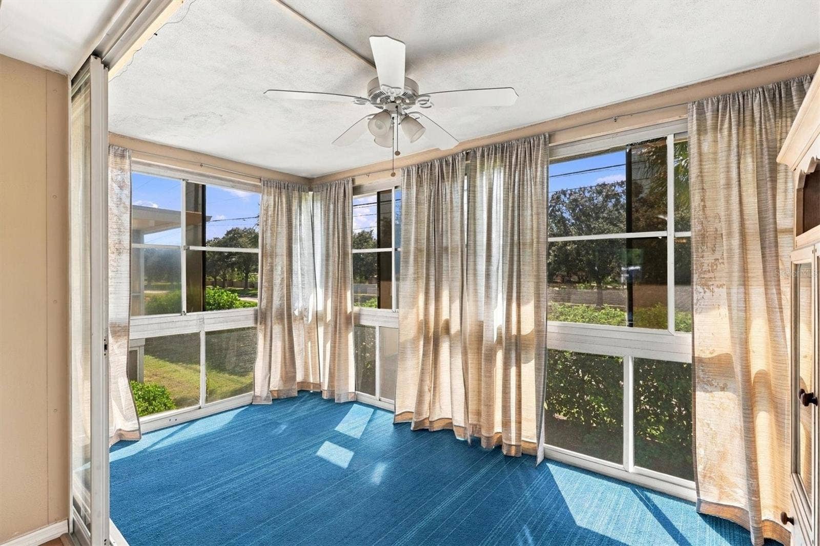 3950 ROXANE BOULEVARD, #3B, Sarasota, FL 34235 screened lania