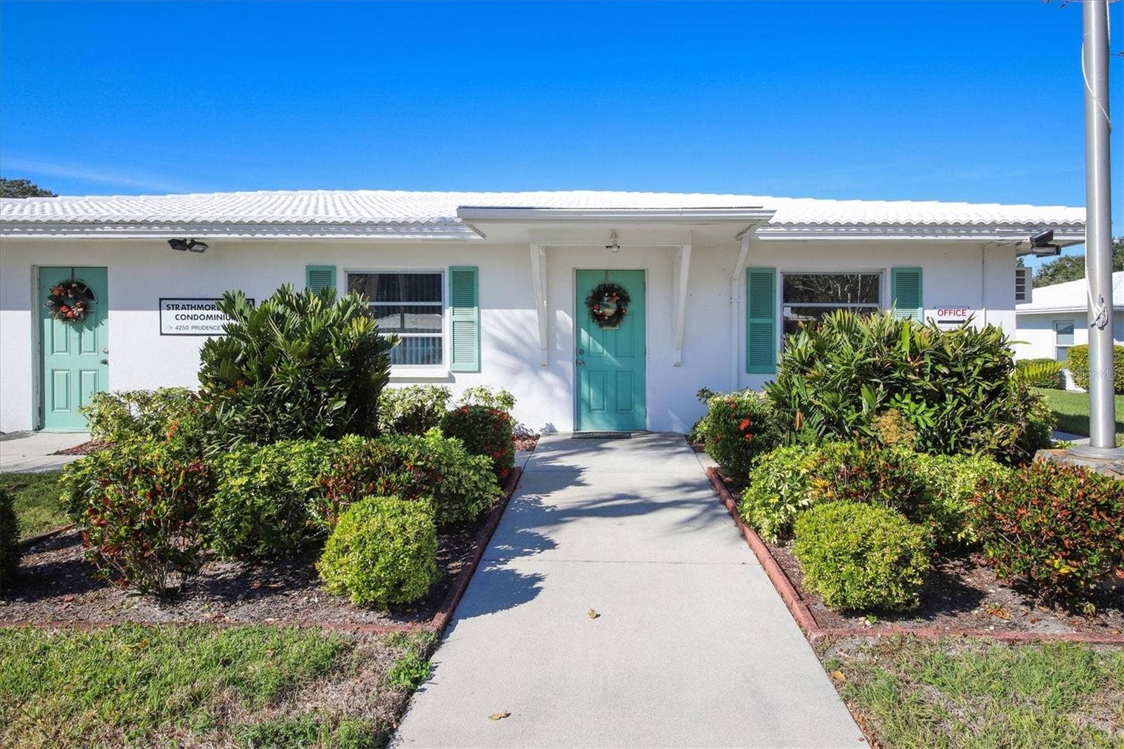 3950 ROXANE BOULEVARD, #3B, Sarasota, FL 34235 3950 ROXANE BOULEVARD, #3B, Sarasota, FL 34235