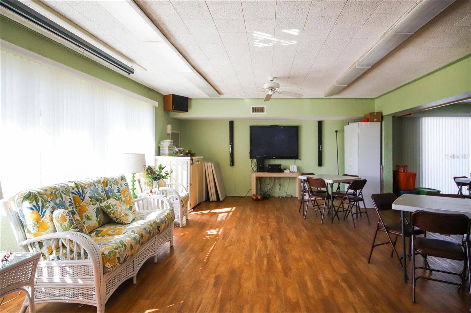 3950 ROXANE BOULEVARD, #3B, Sarasota, FL 34235 3950 ROXANE BOULEVARD, #3B, Sarasota, FL 34235