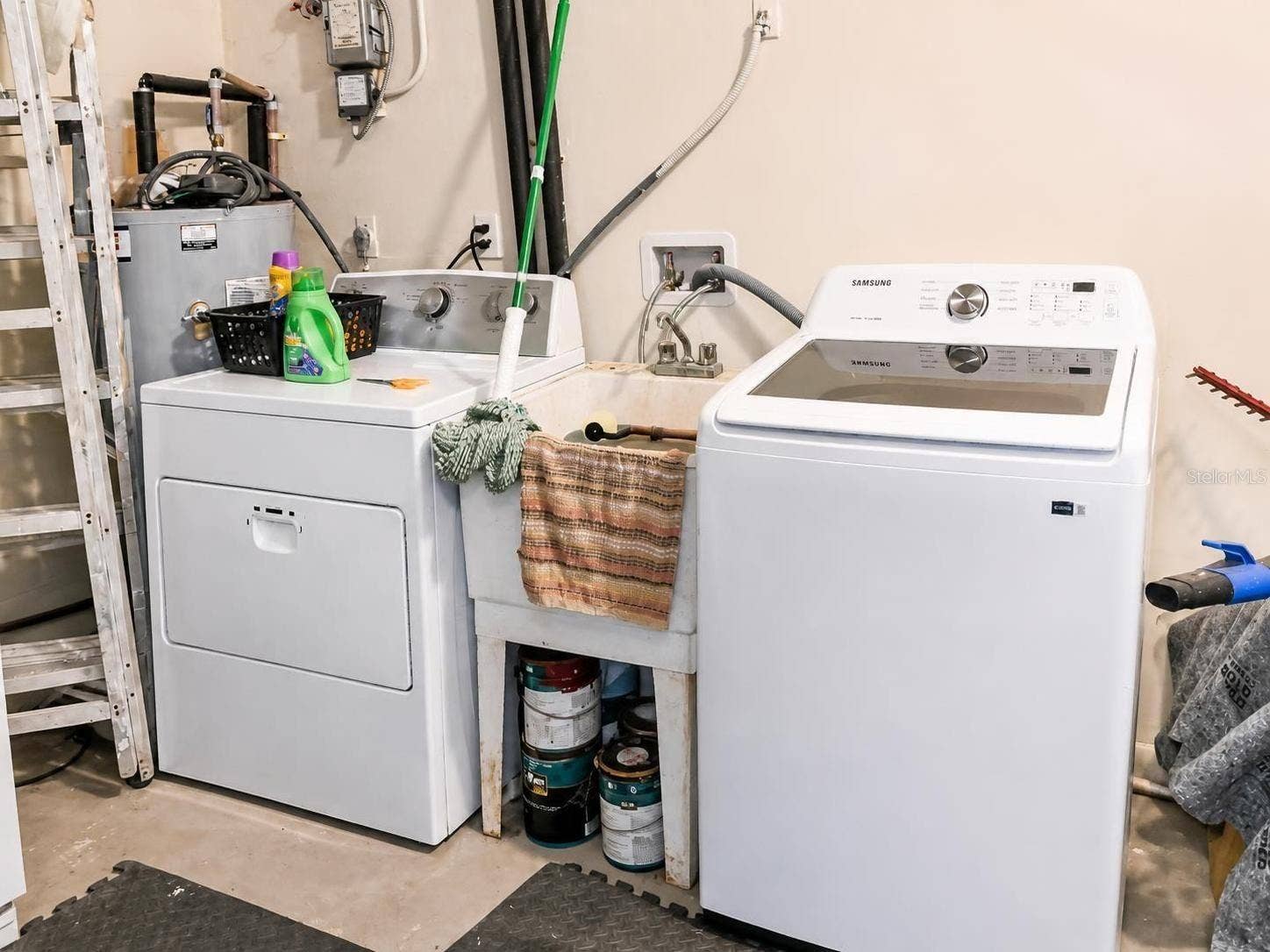 2074 W HIBISCUS ROAD, Avon Park, FL 33825 Brand new washer and dryer with utility sink
