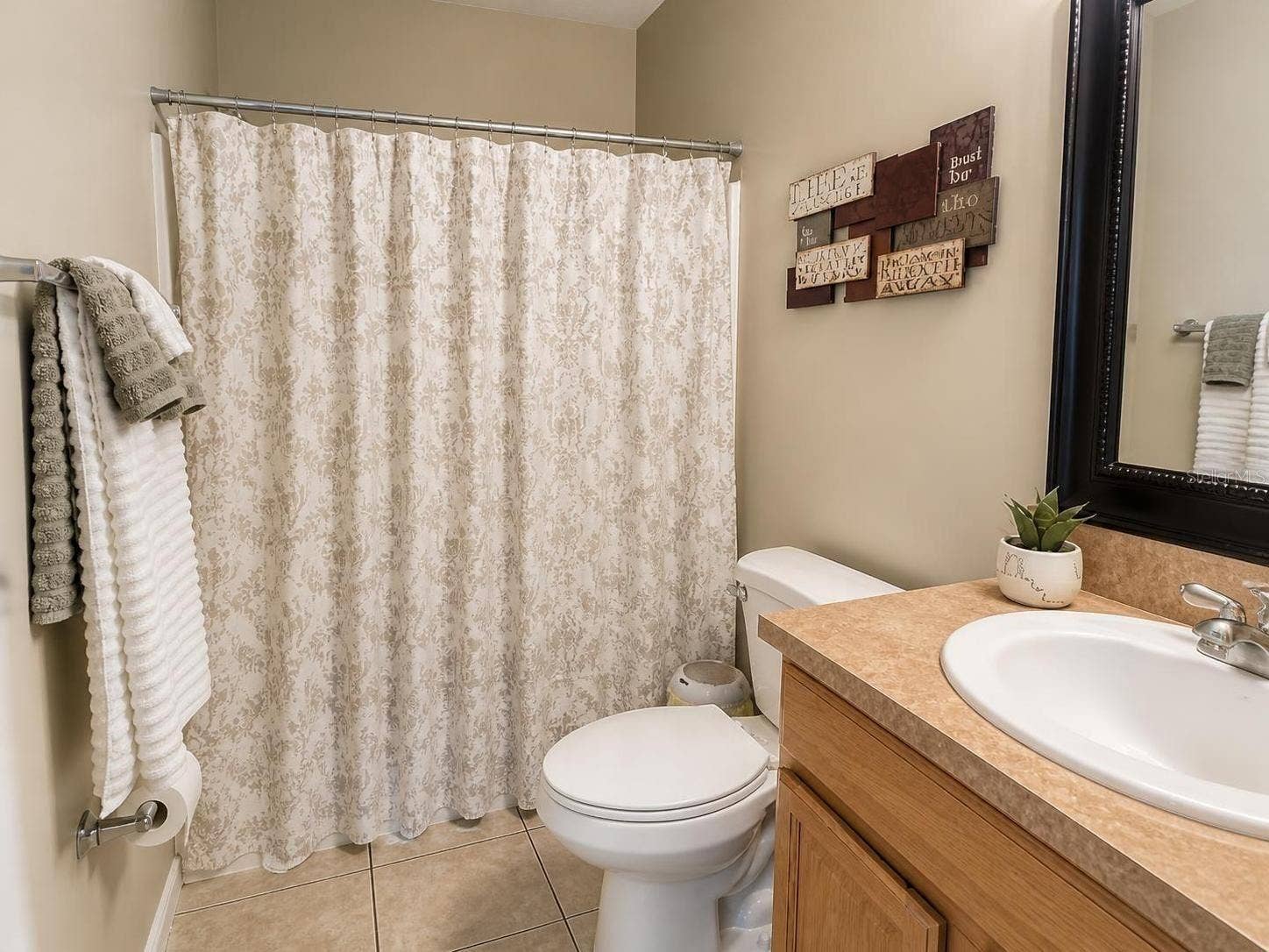 2074 W HIBISCUS ROAD, Avon Park, FL 33825 Guest Bathroom
