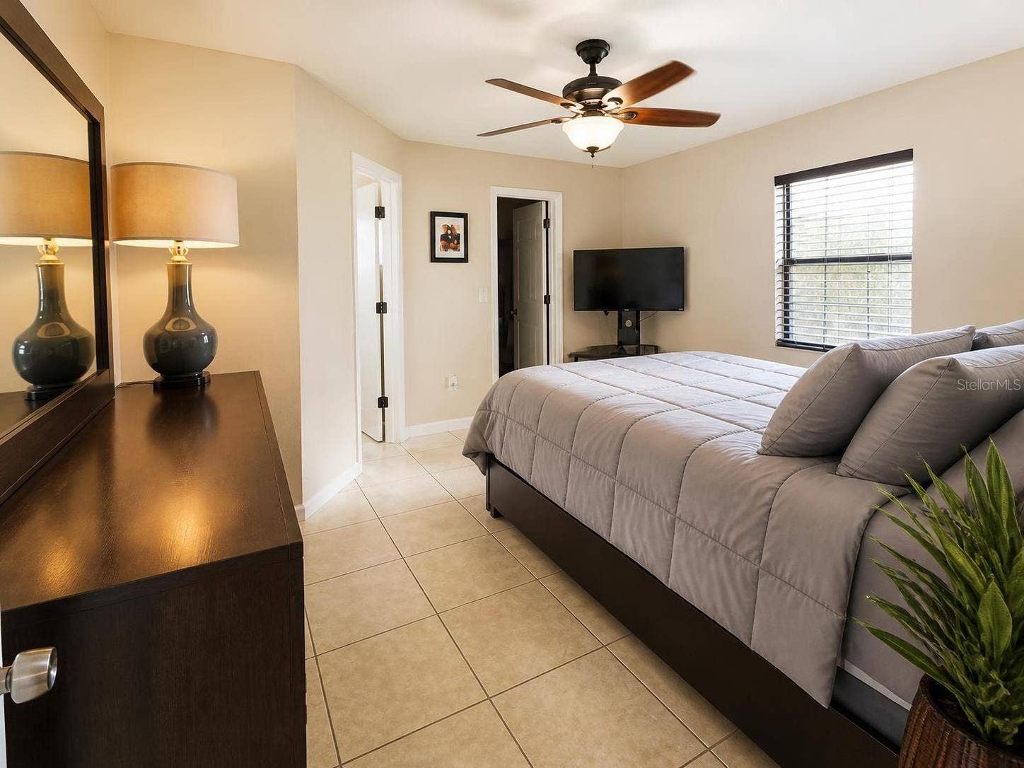 2074 W HIBISCUS ROAD, Avon Park, FL 33825 Primary Bedroom with walk in closet