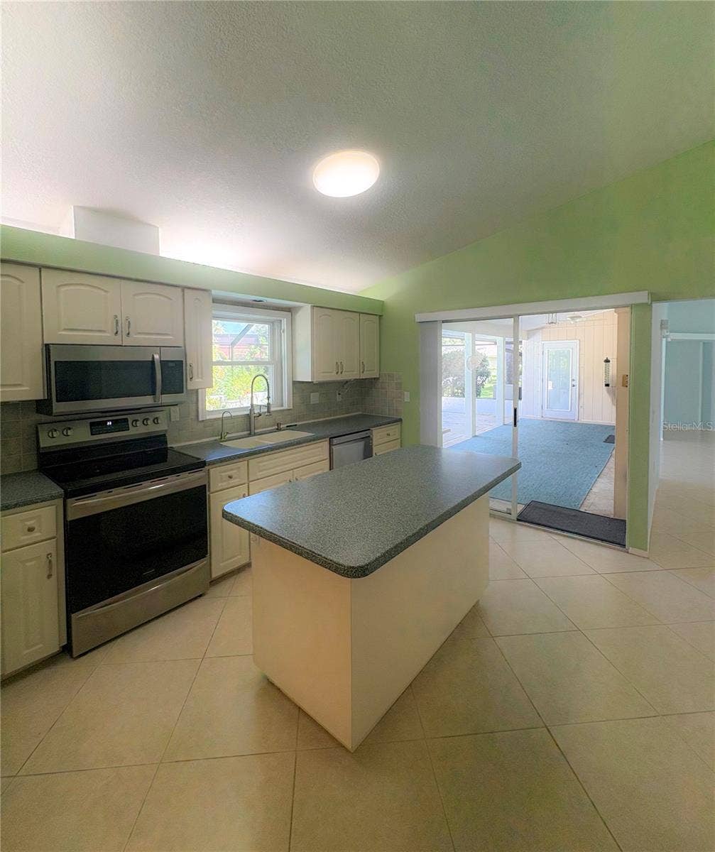 3601 GARDEN LAKES CLENET, Bradenton, FL 34203
