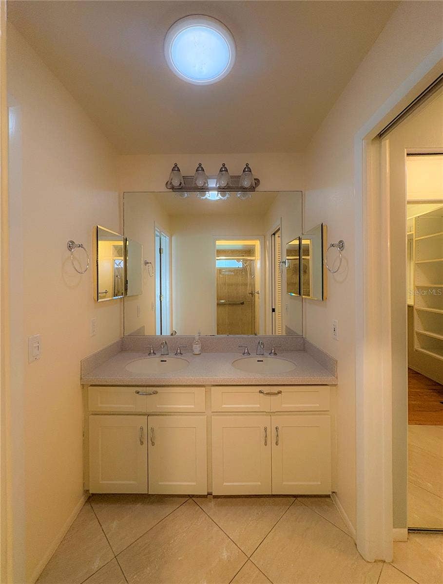 3601 GARDEN LAKES CLENET, Bradenton, FL 34203