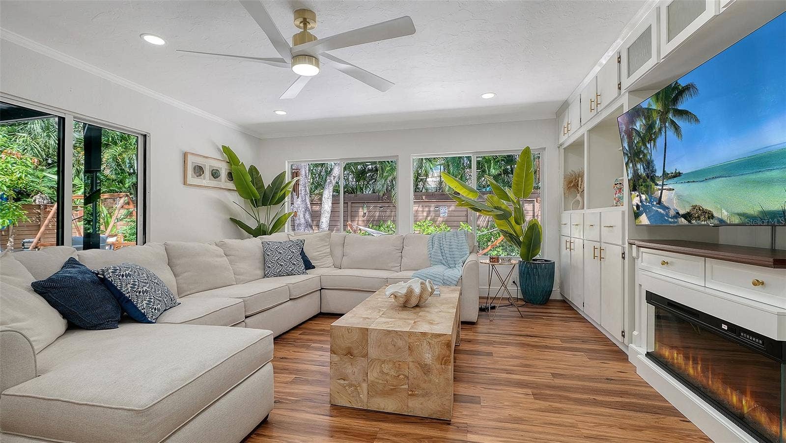 2375 DATURA STREET, Sarasota, FL 34239 2375 DATURA STREET, Sarasota, FL 34239