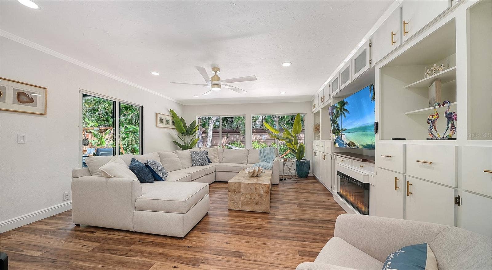 2375 DATURA STREET, Sarasota, FL 34239 2375 DATURA STREET, Sarasota, FL 34239