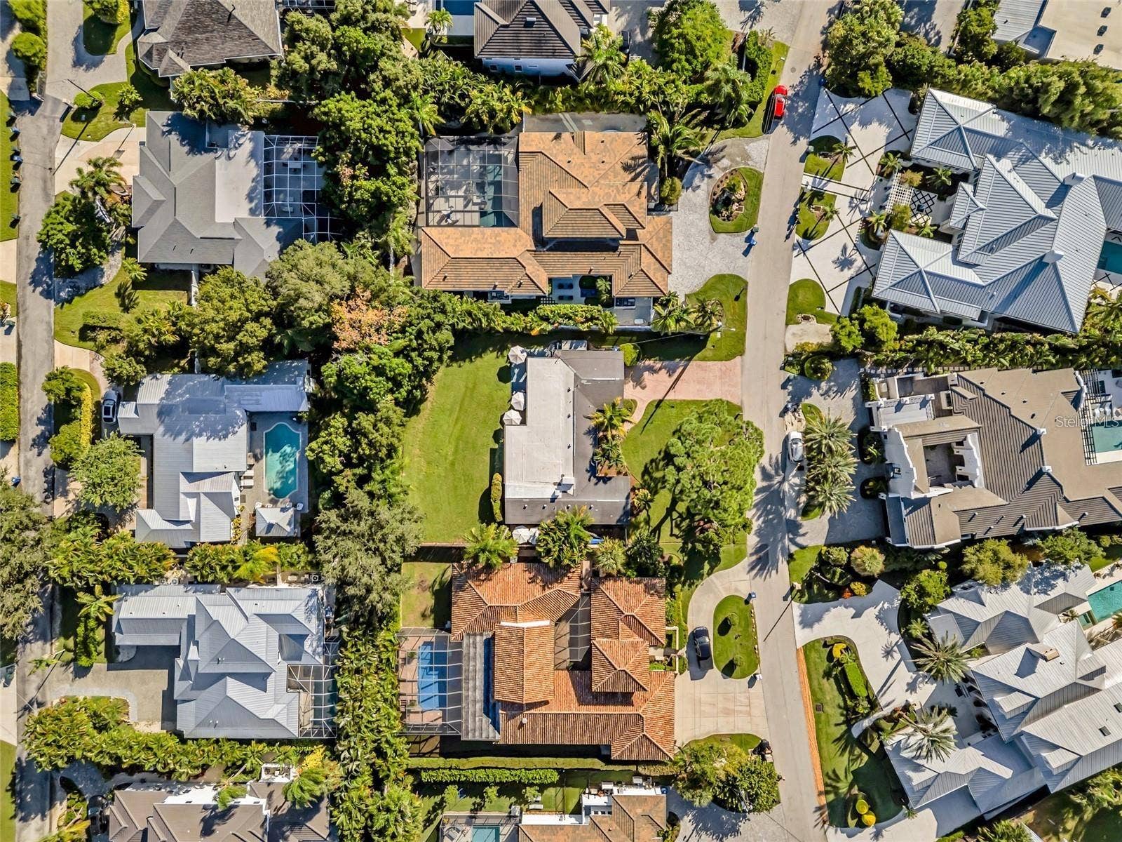 1605 N LAKE SHORE DRIVE, Sarasota, FL 34231 1605 N LAKE SHORE DRIVE, Sarasota, FL 34231