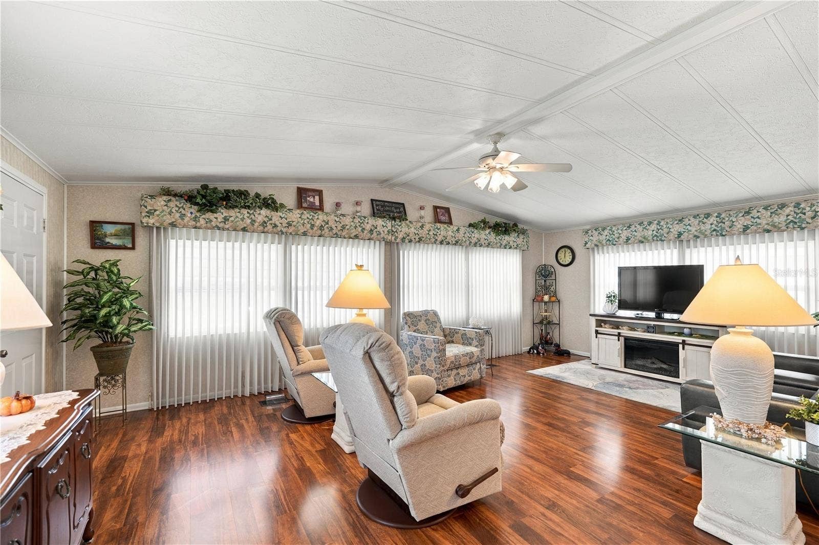 5619 BAYSHORE ROAD, #422, Palmetto, FL 34221 5619 BAYSHORE ROAD, #422, Palmetto, FL 34221