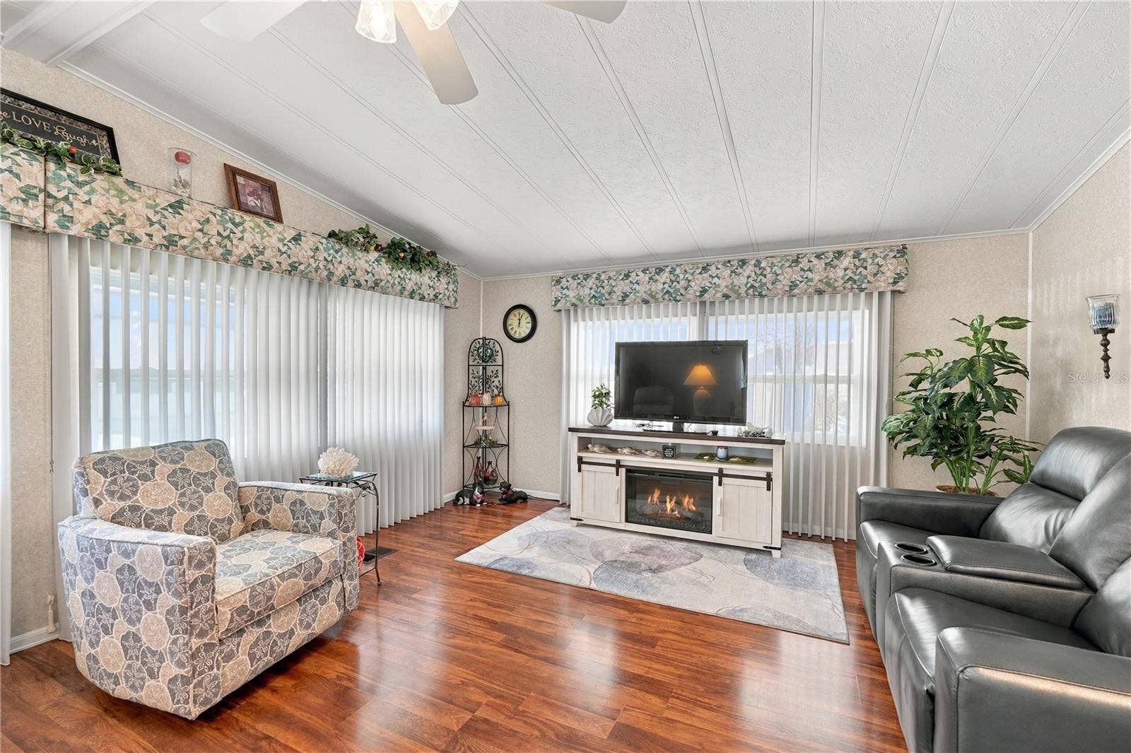 5619 BAYSHORE ROAD, #422, Palmetto, FL 34221 5619 BAYSHORE ROAD, #422, Palmetto, FL 34221