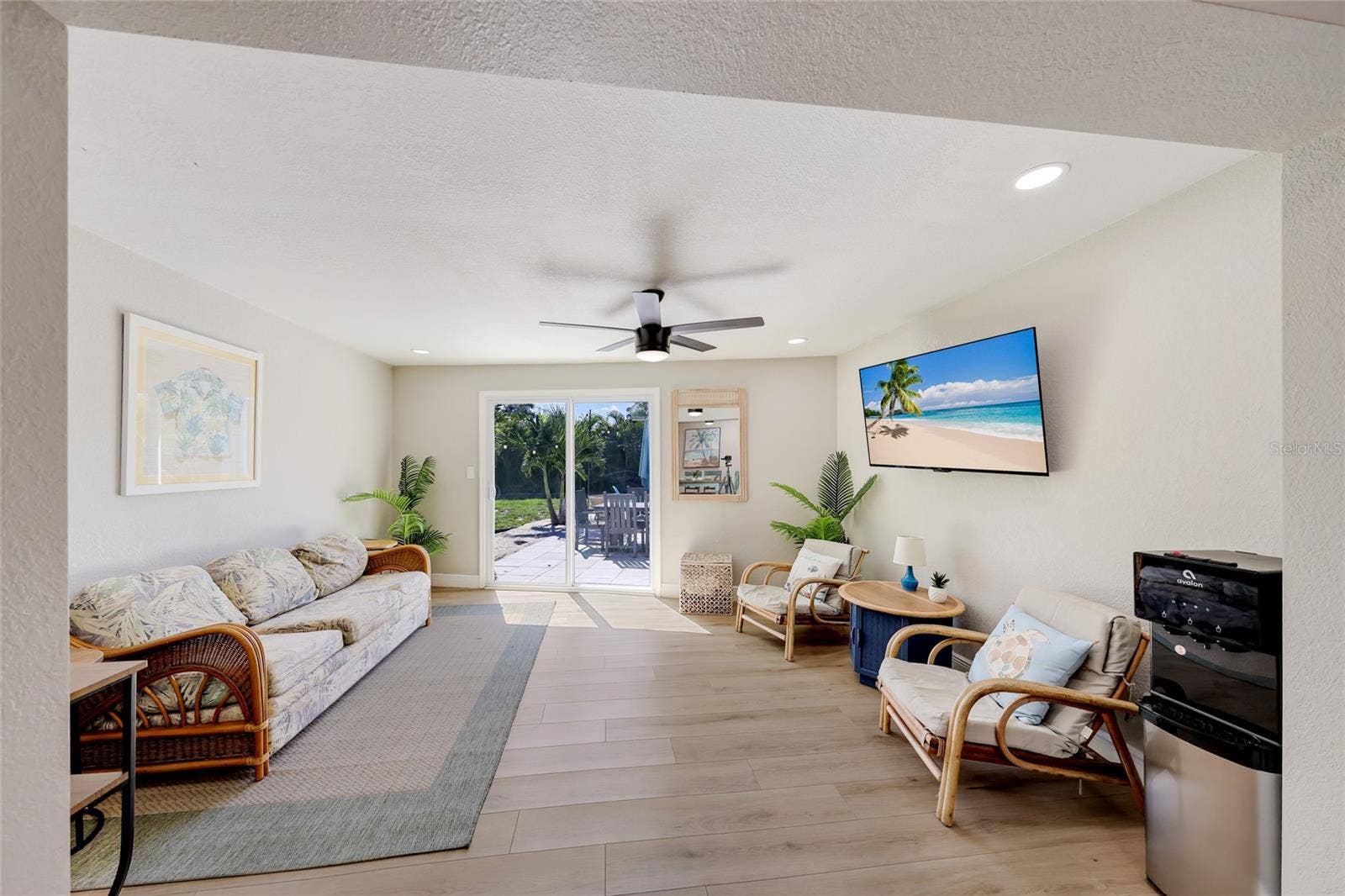 6311 1ST AVENUE W, Bradenton, FL 34209 6311 1ST AVENUE W, Bradenton, FL 34209