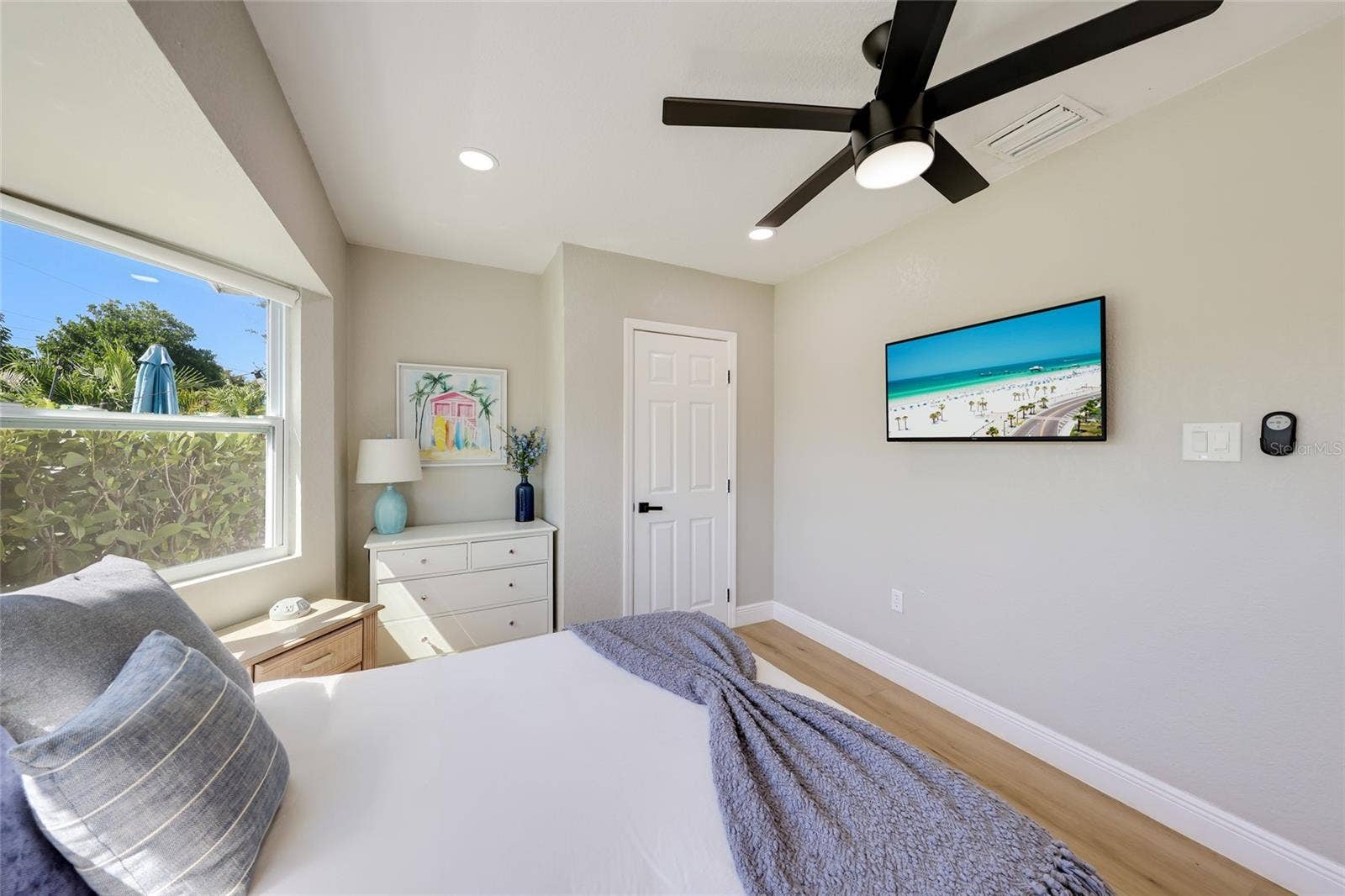 6311 1ST AVENUE W, Bradenton, FL 34209 6311 1ST AVENUE W, Bradenton, FL 34209