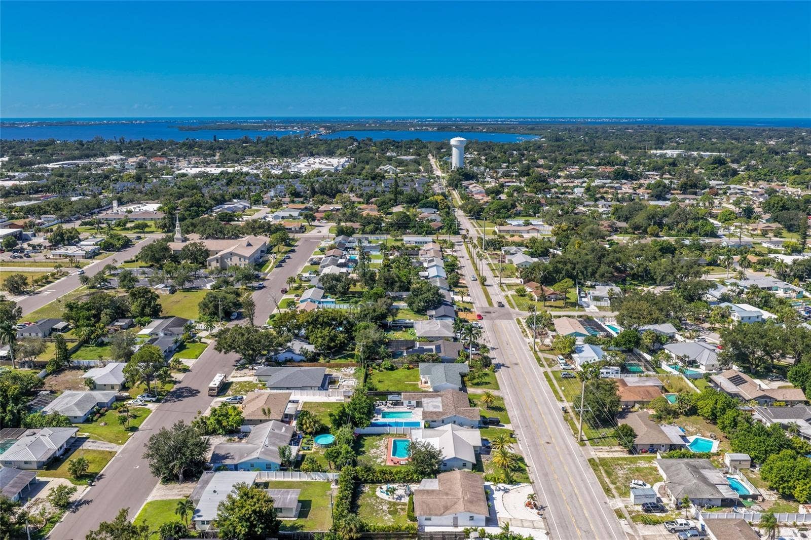 6311 1ST AVENUE W, Bradenton, FL 34209 6311 1ST AVENUE W, Bradenton, FL 34209