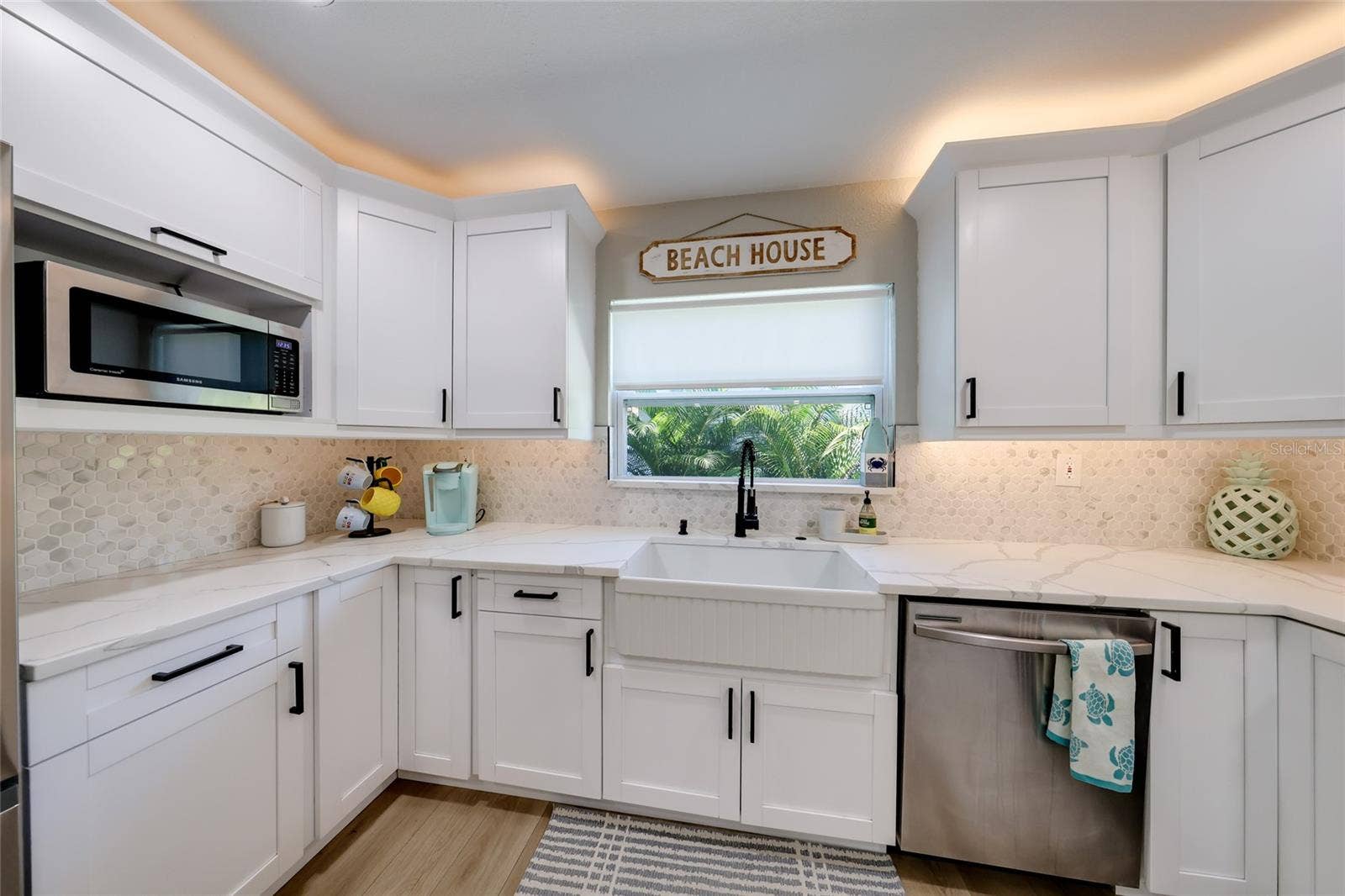 6311 1ST AVENUE W, Bradenton, FL 34209 6311 1ST AVENUE W, Bradenton, FL 34209