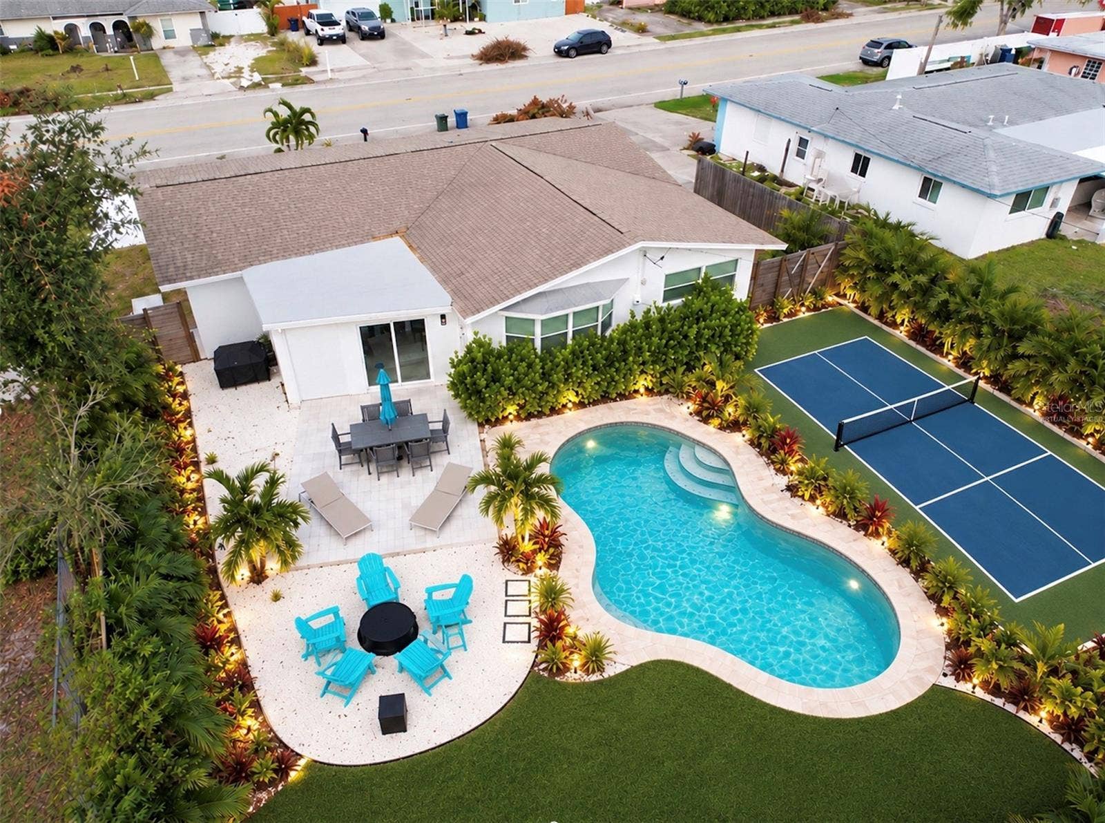 6311 1ST AVENUE W, Bradenton, FL 34209 Virtually staged pool and pickle ball court