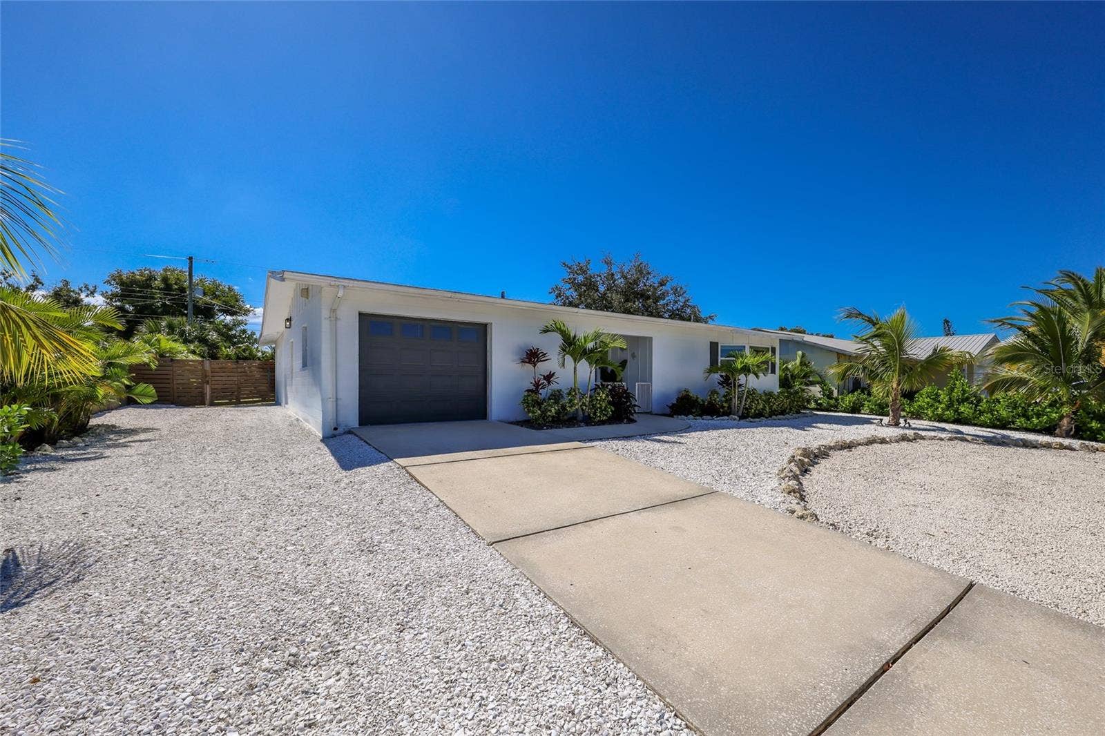 6311 1ST AVENUE W, Bradenton, FL 34209 6311 1ST AVENUE W, Bradenton, FL 34209