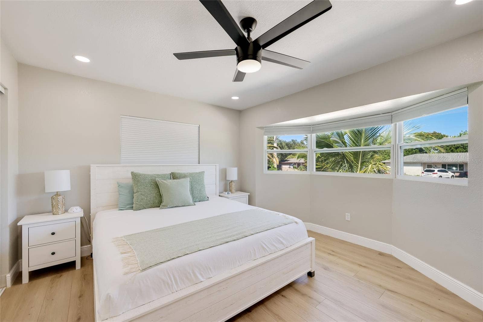 6311 1ST AVENUE W, Bradenton, FL 34209 6311 1ST AVENUE W, Bradenton, FL 34209