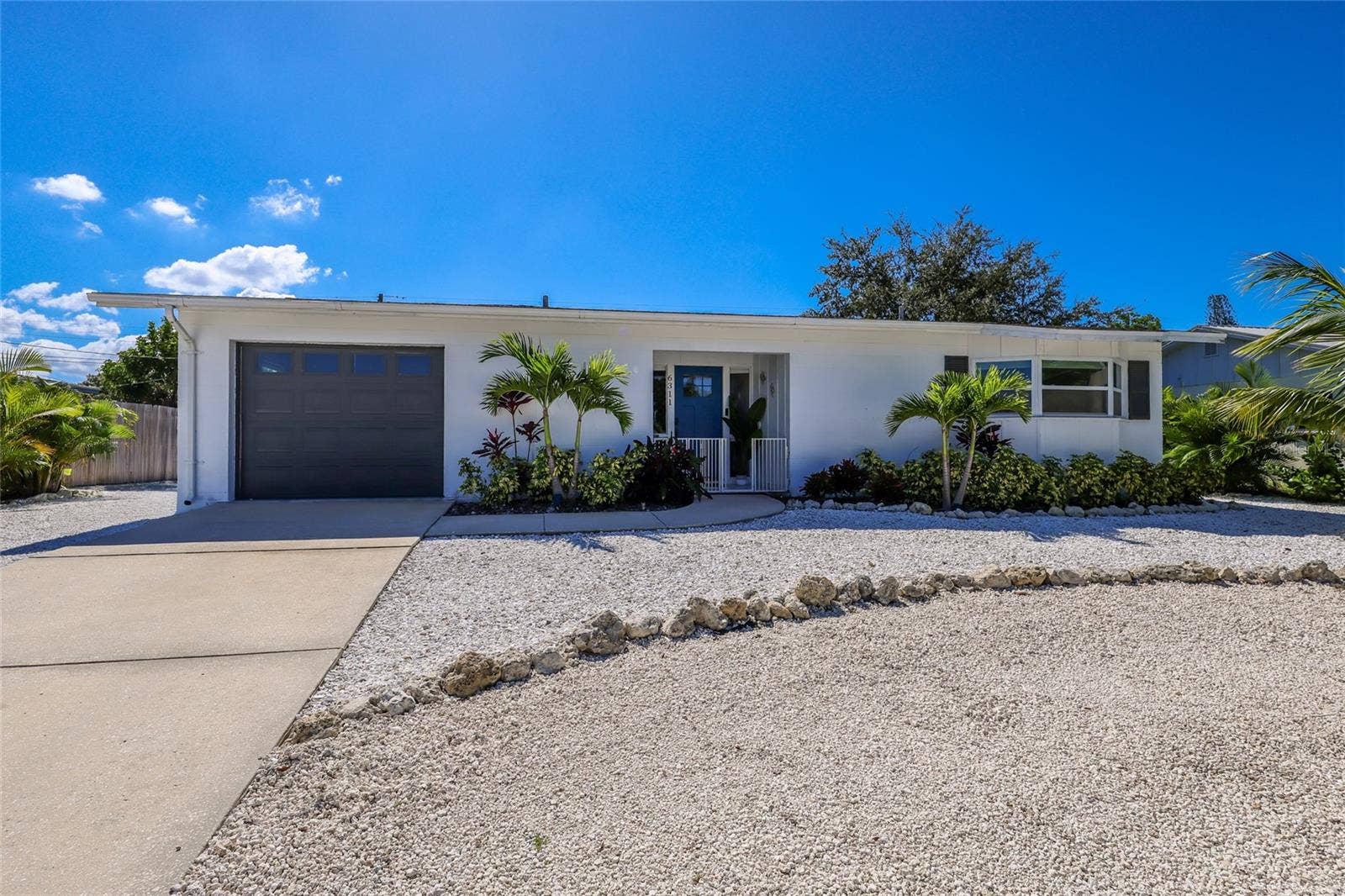 6311 1ST AVENUE W, Bradenton, FL 34209 6311 1ST AVENUE W, Bradenton, FL 34209