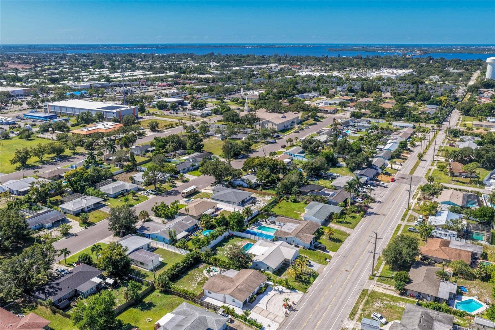6311 1ST AVENUE W, Bradenton, FL 34209 6311 1ST AVENUE W, Bradenton, FL 34209