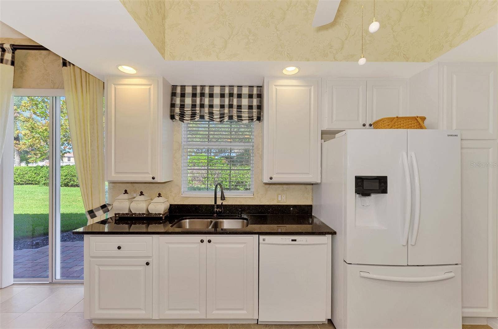 5882 BENEVENTO DRIVE, Sarasota, FL 34238 5882 BENEVENTO DRIVE, Sarasota, FL 34238