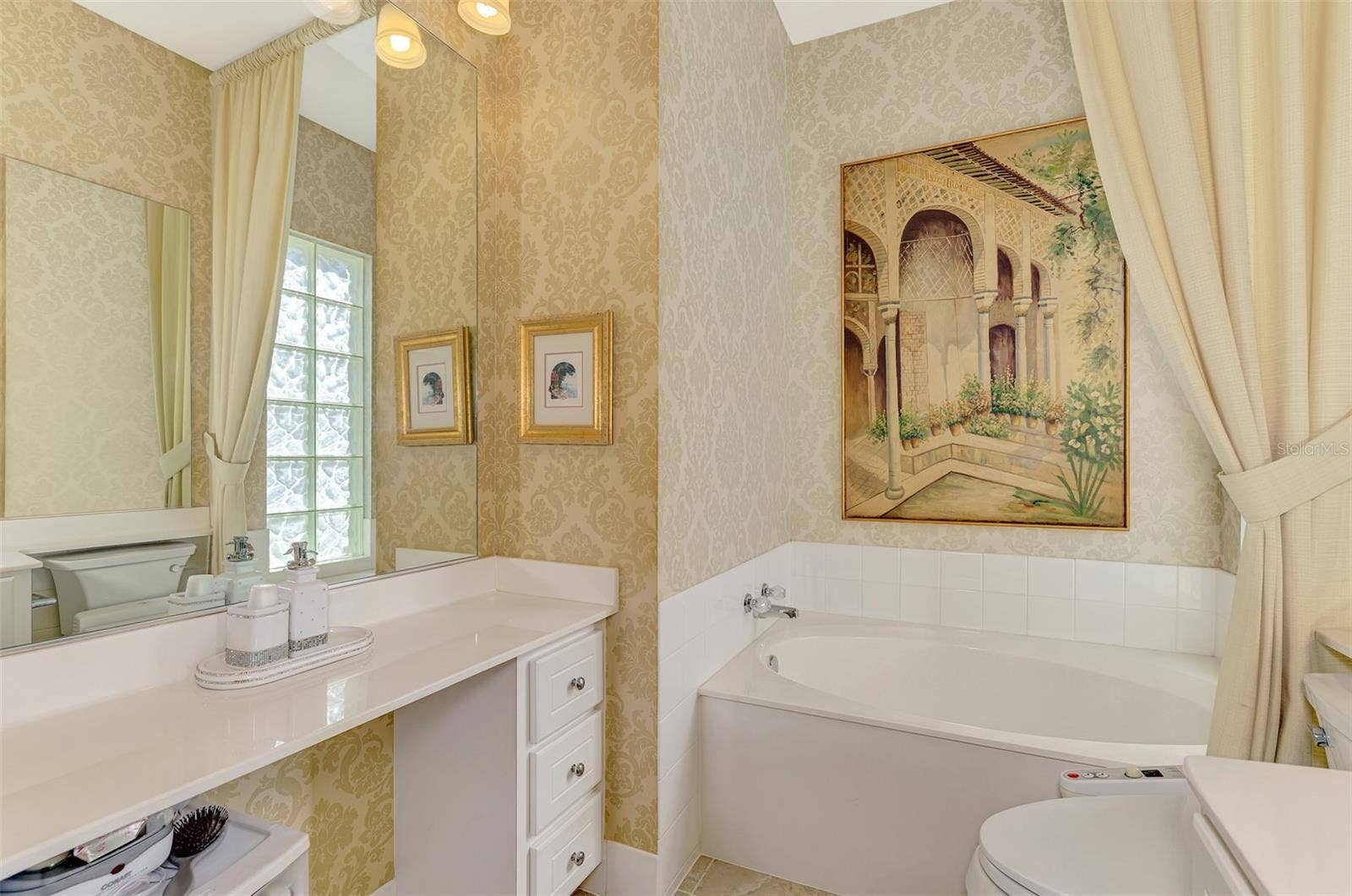 5882 BENEVENTO DRIVE, Sarasota, FL 34238 5882 BENEVENTO DRIVE, Sarasota, FL 34238