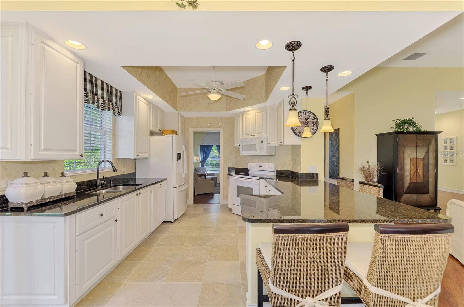 5882 BENEVENTO DRIVE, Sarasota, FL 34238 5882 BENEVENTO DRIVE, Sarasota, FL 34238