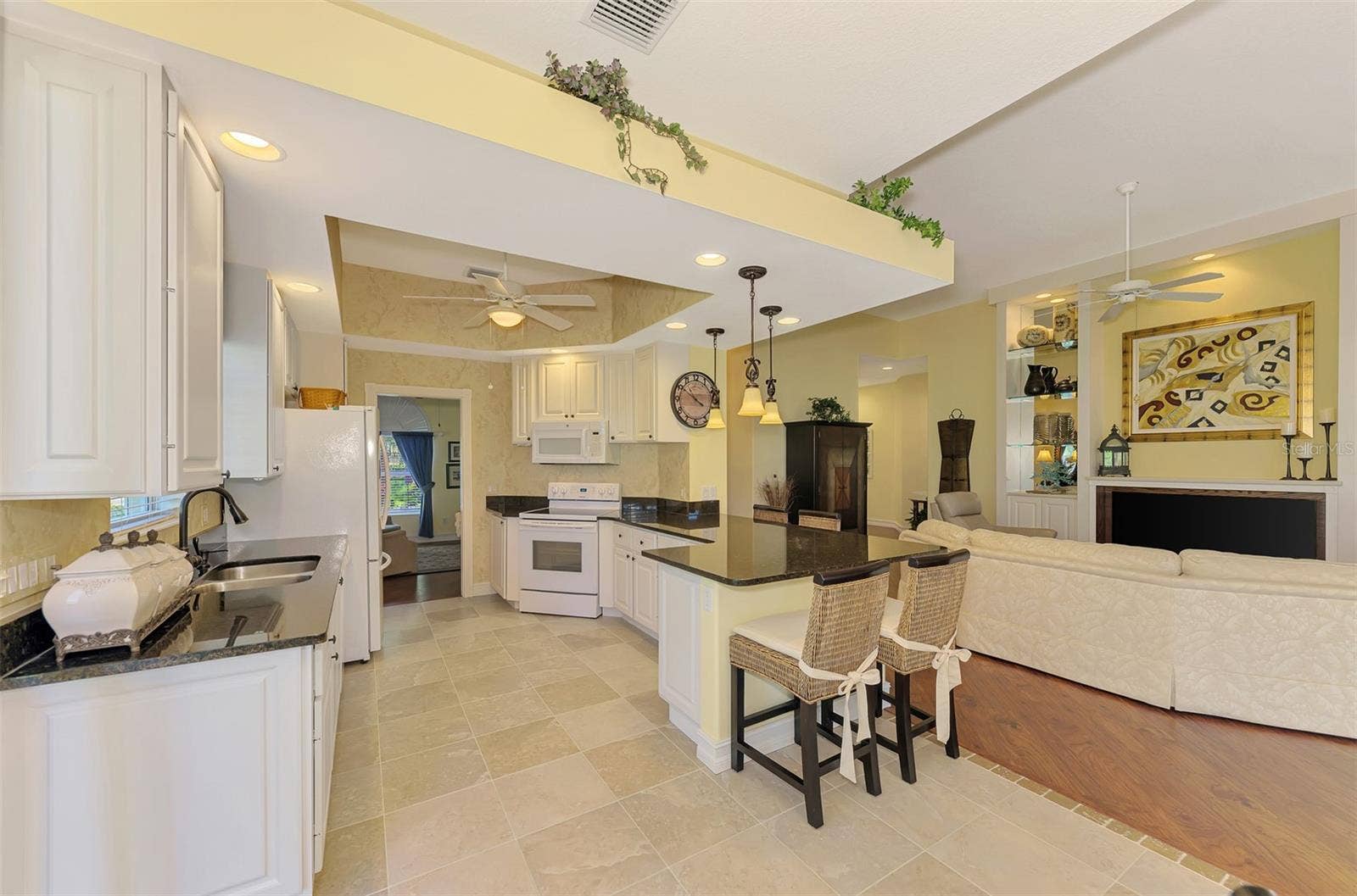 5882 BENEVENTO DRIVE, Sarasota, FL 34238 5882 BENEVENTO DRIVE, Sarasota, FL 34238