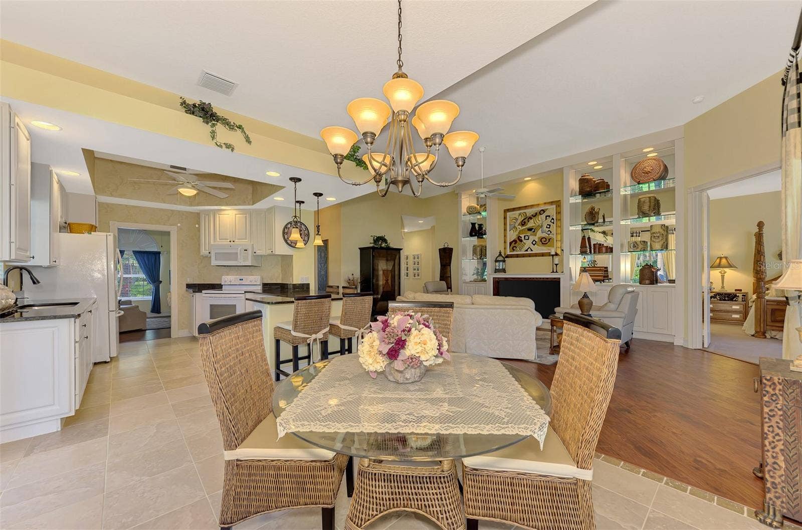 5882 BENEVENTO DRIVE, Sarasota, FL 34238 5882 BENEVENTO DRIVE, Sarasota, FL 34238