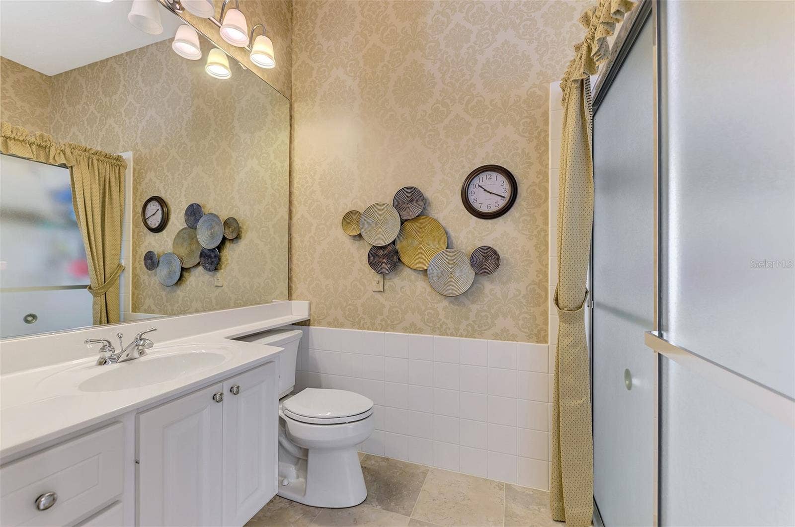 5882 BENEVENTO DRIVE, Sarasota, FL 34238 5882 BENEVENTO DRIVE, Sarasota, FL 34238