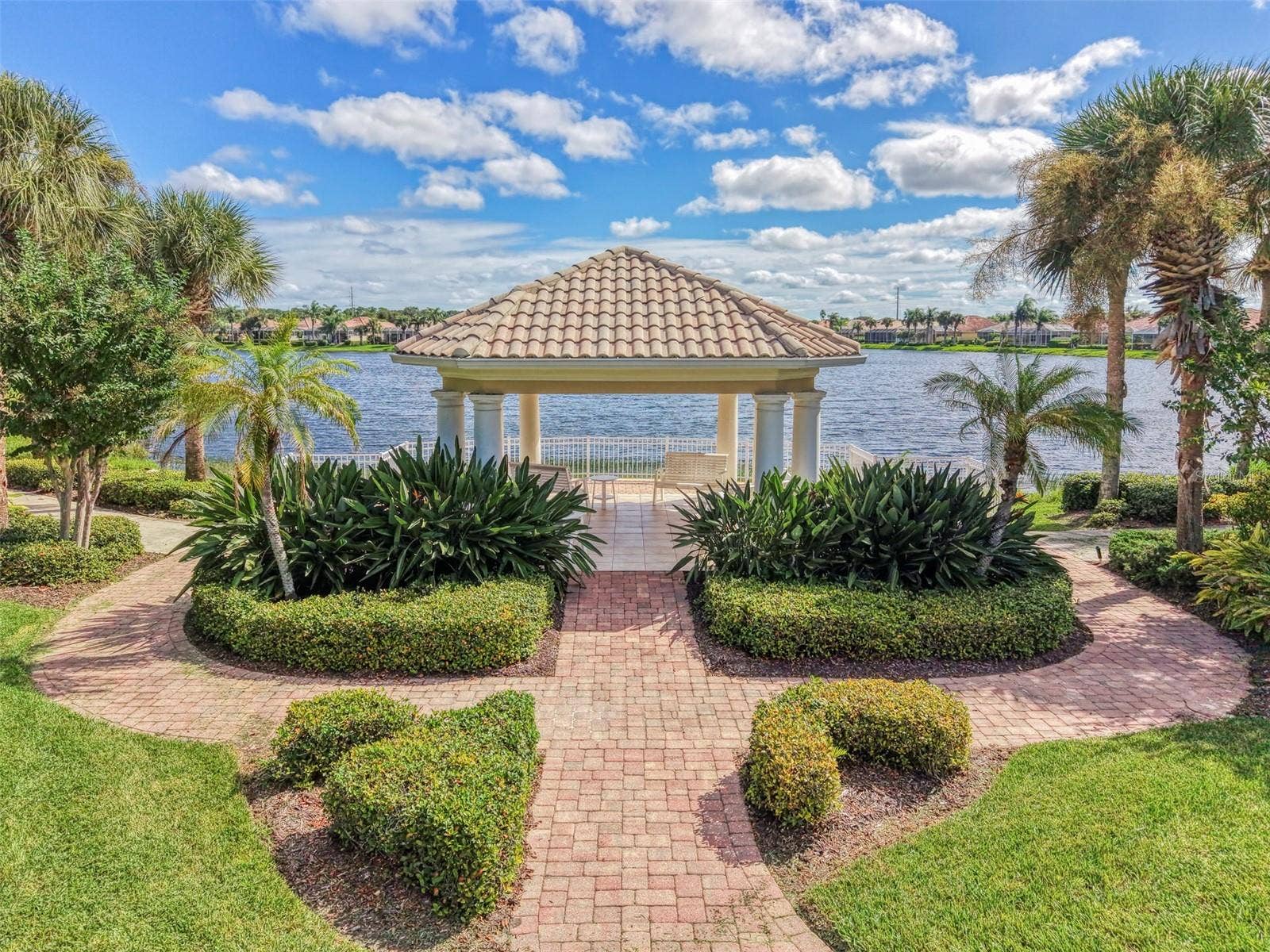 5882 BENEVENTO DRIVE, Sarasota, FL 34238 5882 BENEVENTO DRIVE, Sarasota, FL 34238