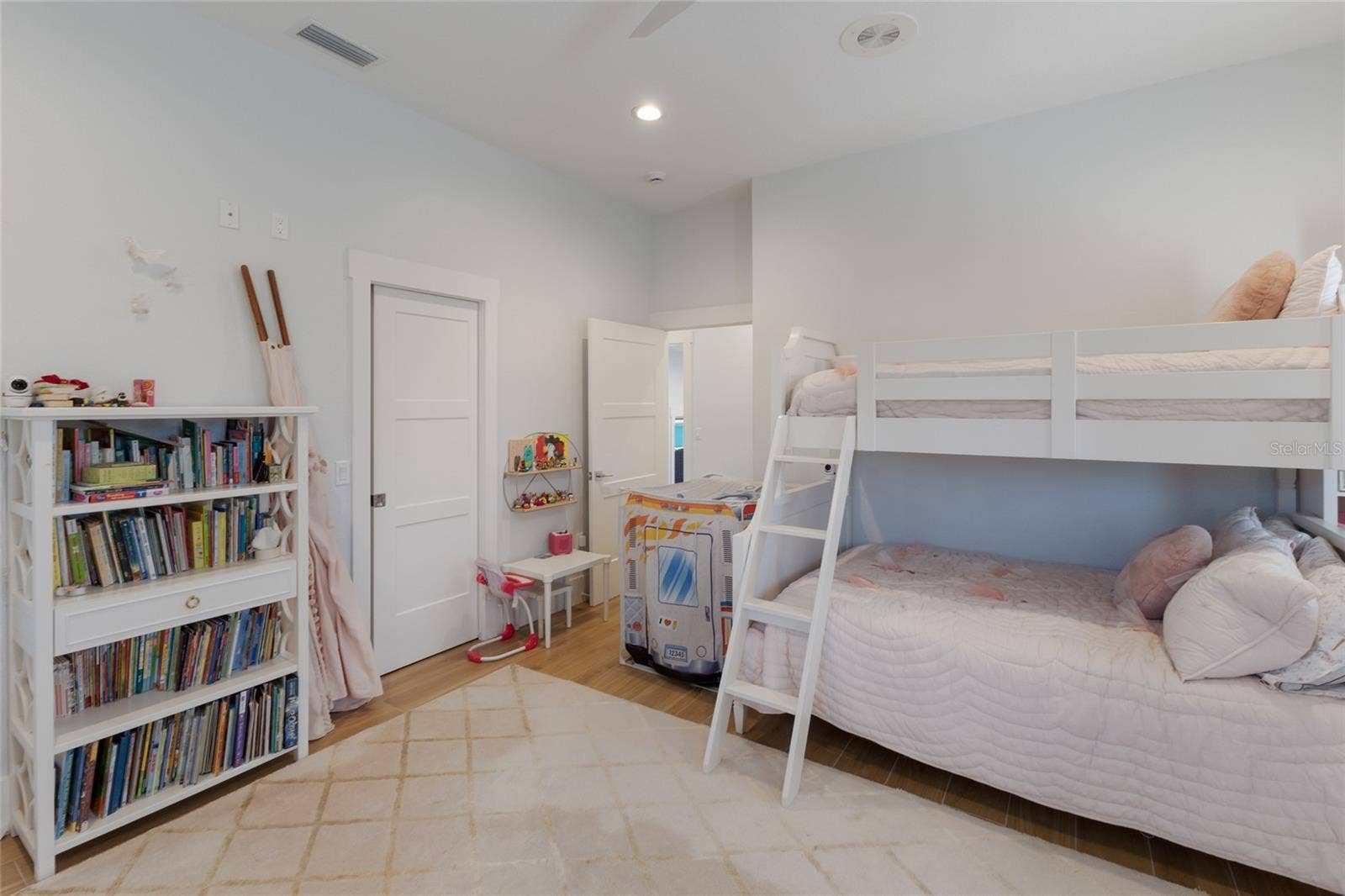 1519 RIVERVIEW LANE, Bradenton, FL 34209 1519 RIVERVIEW LANE, Bradenton, FL 34209