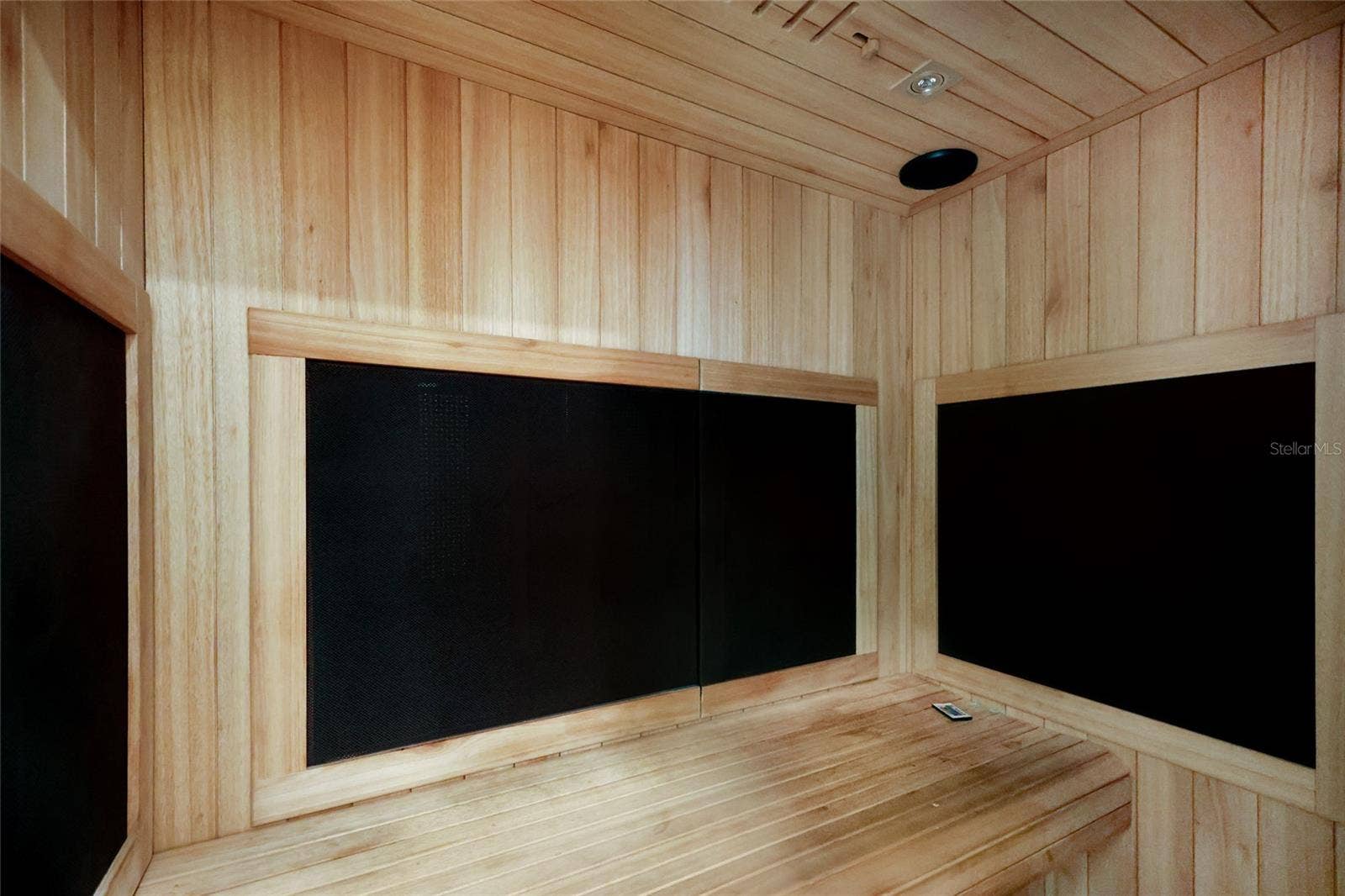 1519 RIVERVIEW LANE, Bradenton, FL 34209 Infrared Sauna