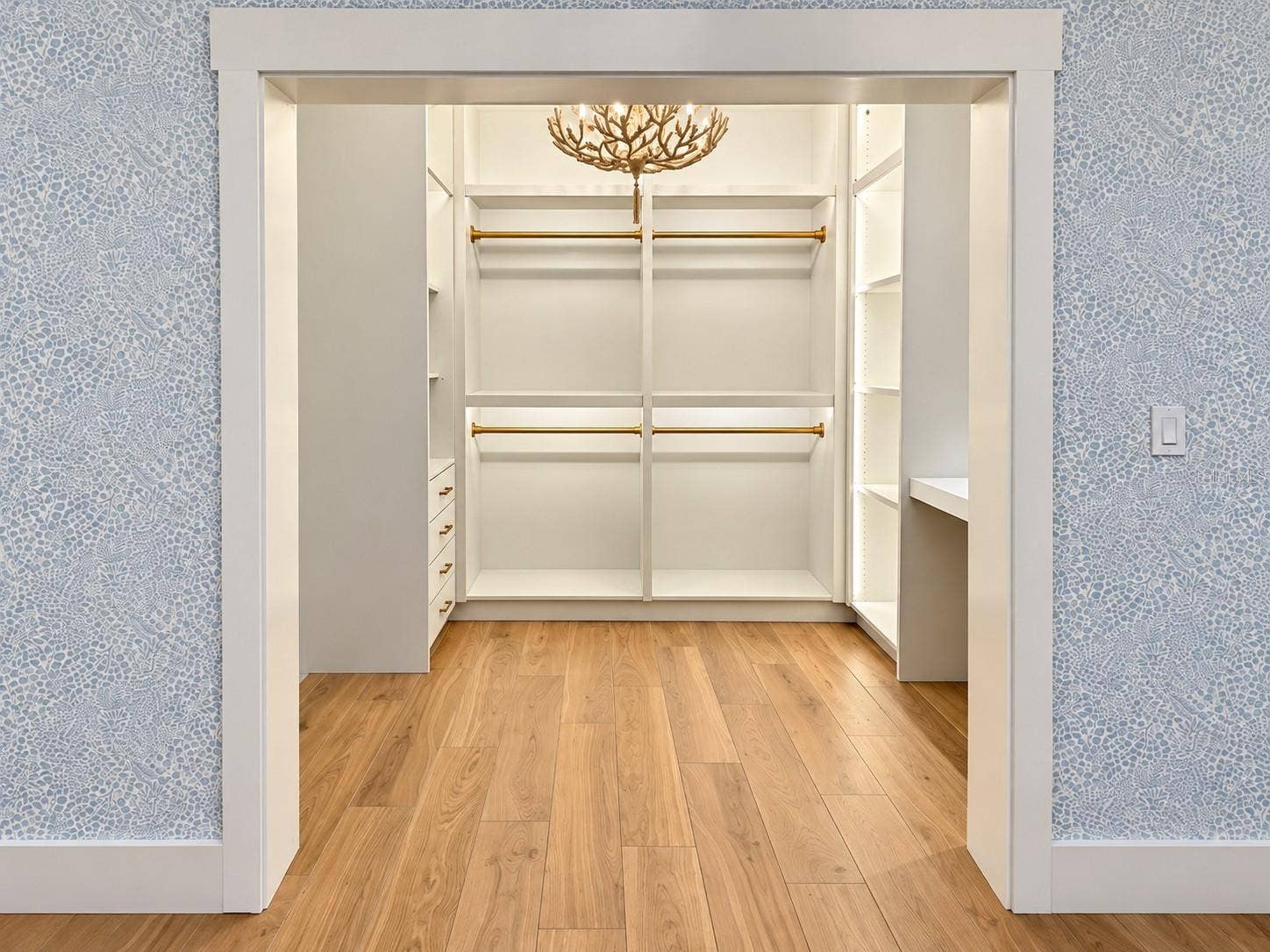 1519 RIVERVIEW LANE, Bradenton, FL 34209 Primary Closet