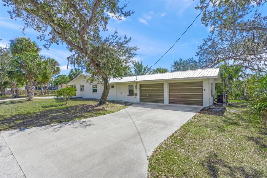 Property photo for 6520 QUONSET ROAD, Bradenton, FL