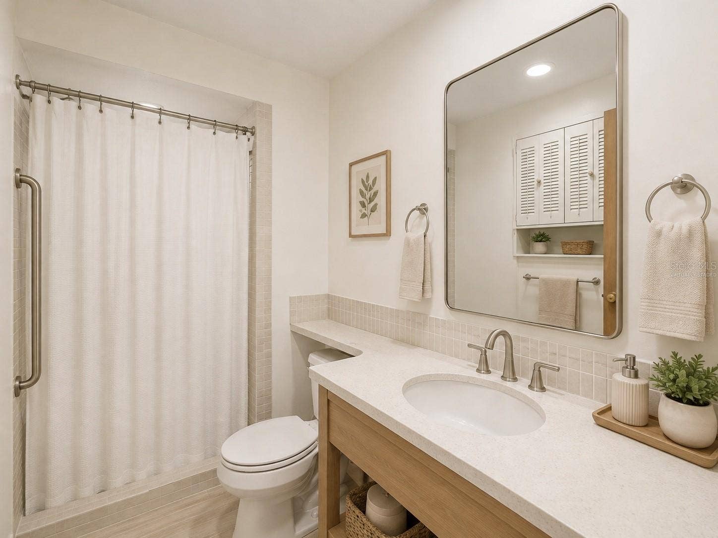 5202 19TH STREET W, Bradenton, FL 34207 Virtually staged and updated.