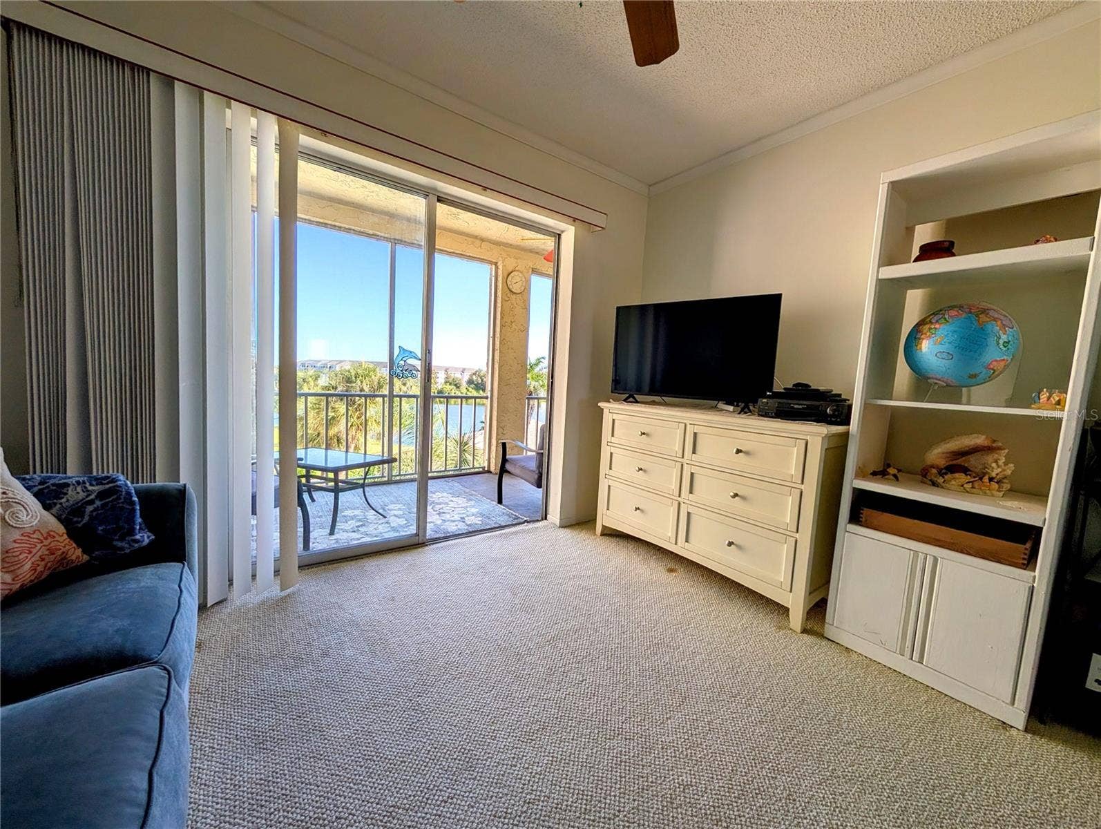 3779 LAKE BAYSHORE DRIVE, #H-402, Bradenton, FL 34205 Special area for TV watching...