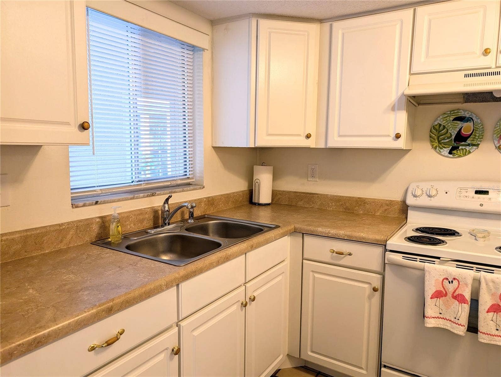 3779 LAKE BAYSHORE DRIVE, #H-402, Bradenton, FL 34205 3779 LAKE BAYSHORE DRIVE, #H-402, Bradenton, FL 34205