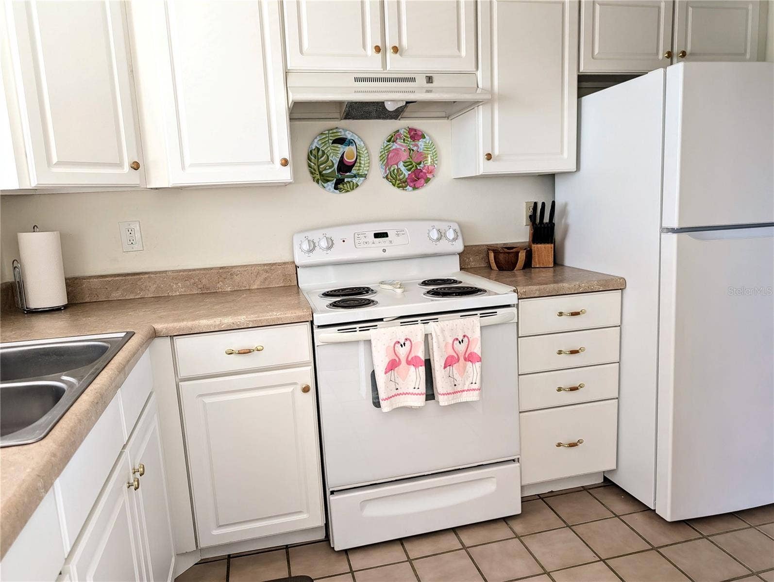 3779 LAKE BAYSHORE DRIVE, #H-402, Bradenton, FL 34205 3779 LAKE BAYSHORE DRIVE, #H-402, Bradenton, FL 34205